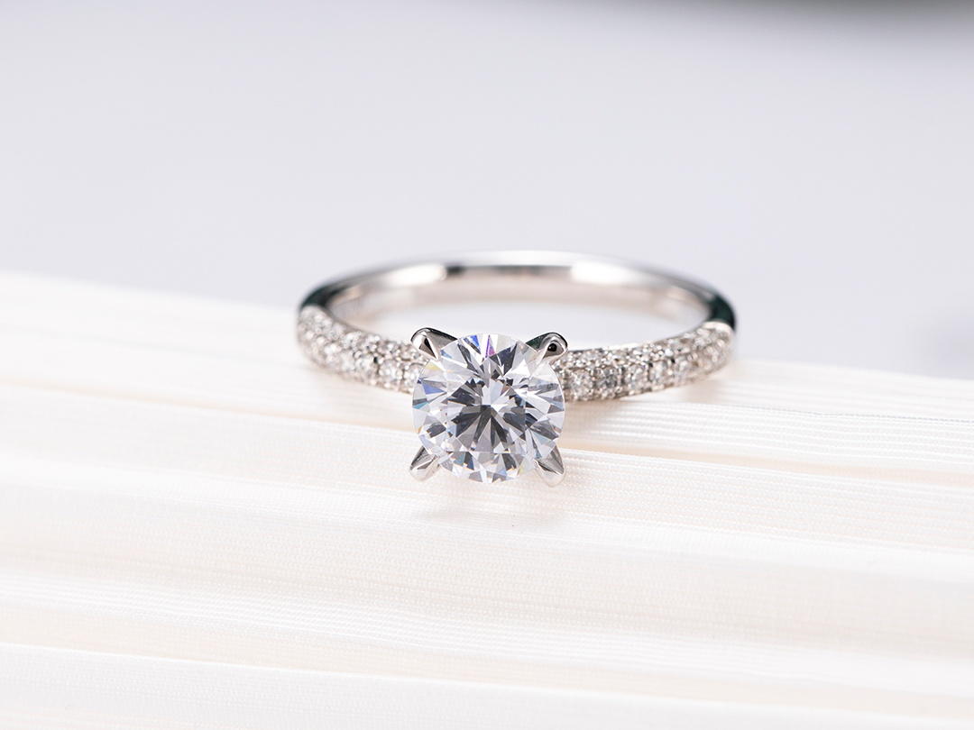  新款推荐 国潮系列红妆爪头满镶复古华丽求婚钻戒