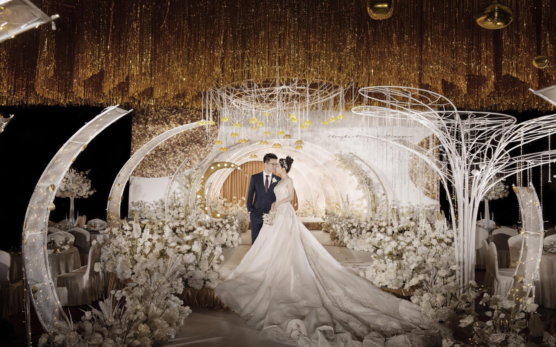 十堰花海园婚礼丨层梦幻香槟色系列作品