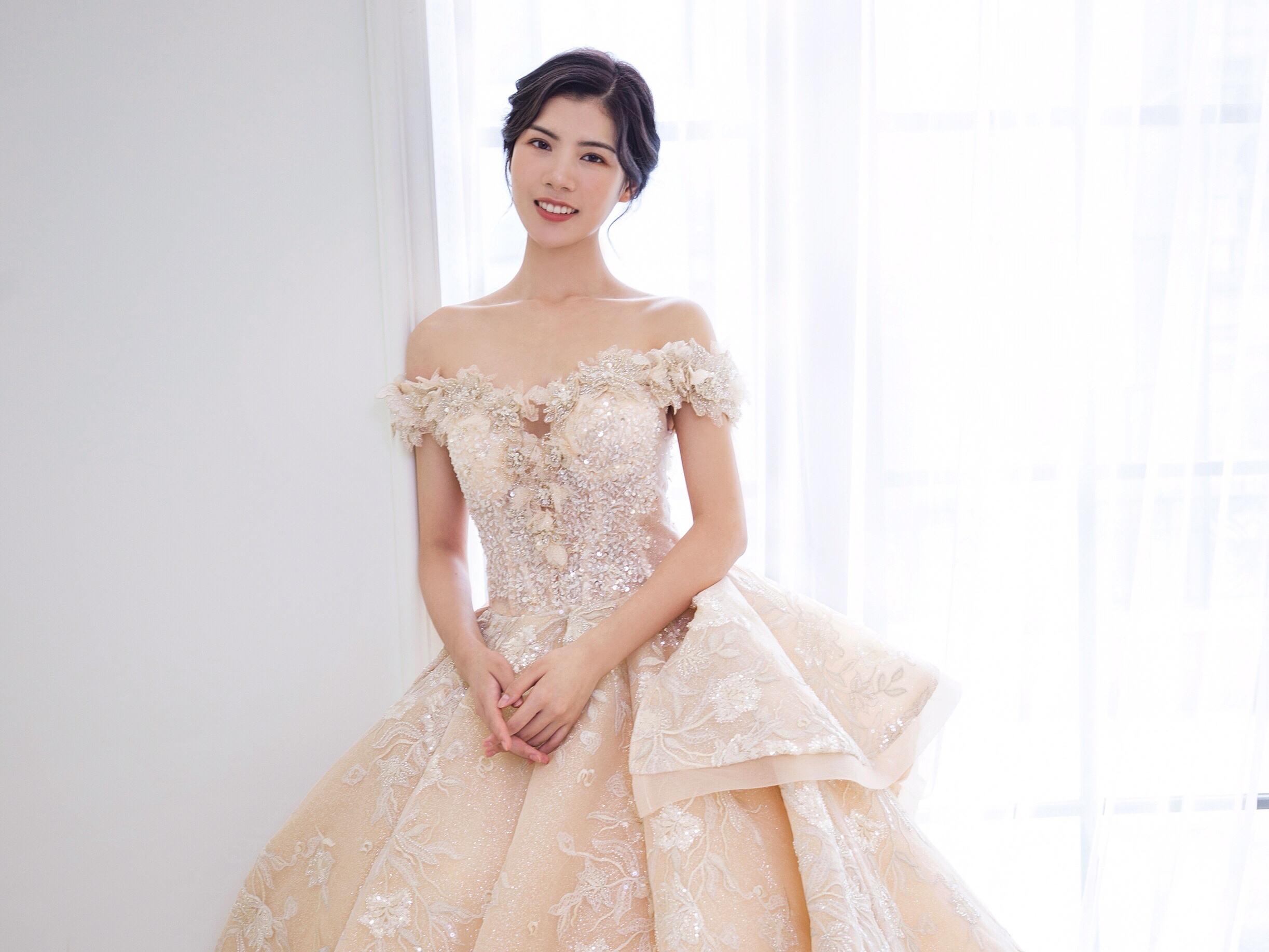 WILL高定婚纱 浪漫一字肩奢华大拖尾租赁套餐