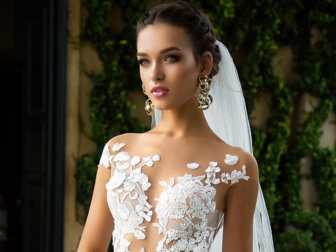 特推2019嫁日超值中式+主纱+敬酒服+跟妆套系