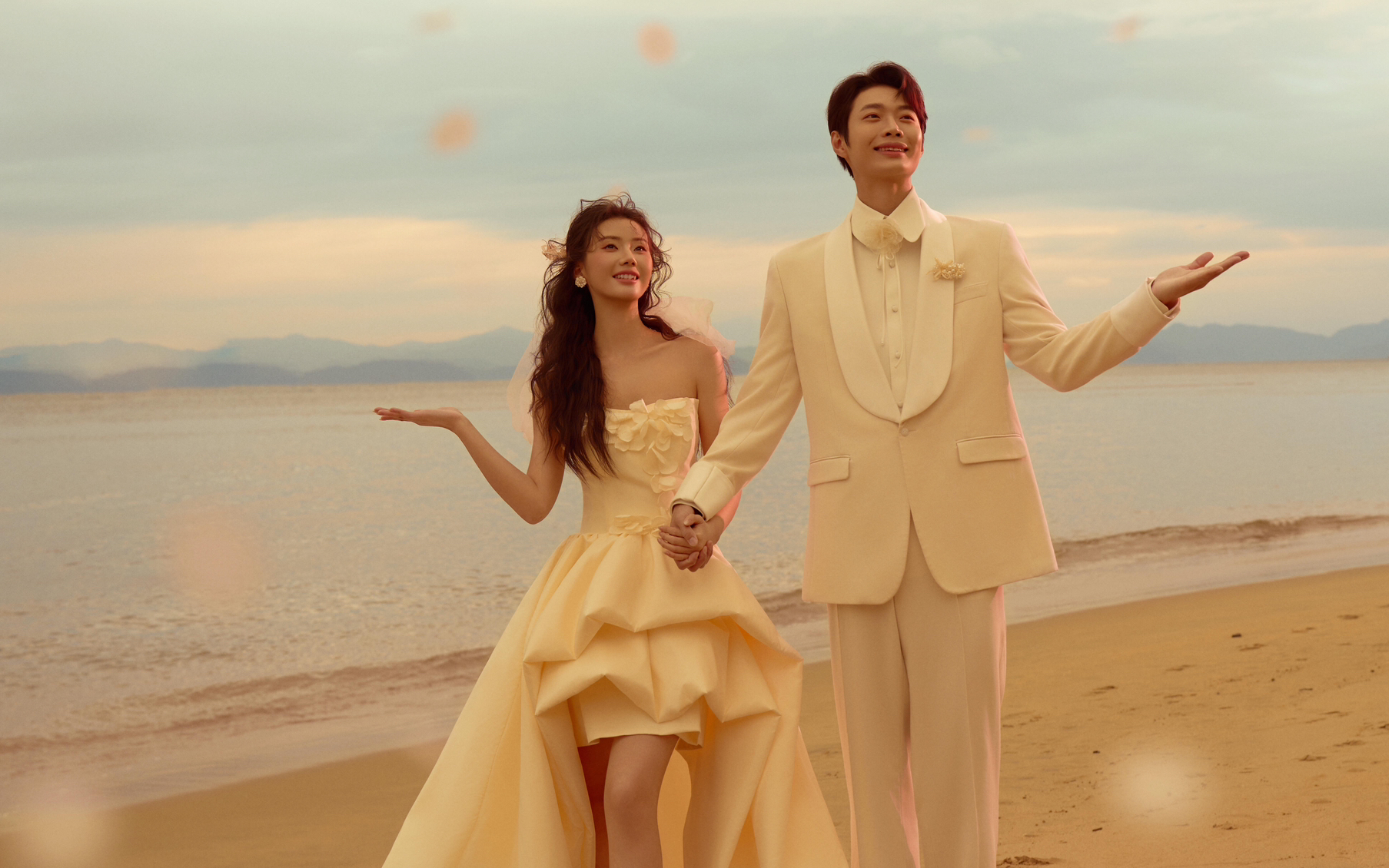 被问爆｜属于普通人的电影感落日婚纱照