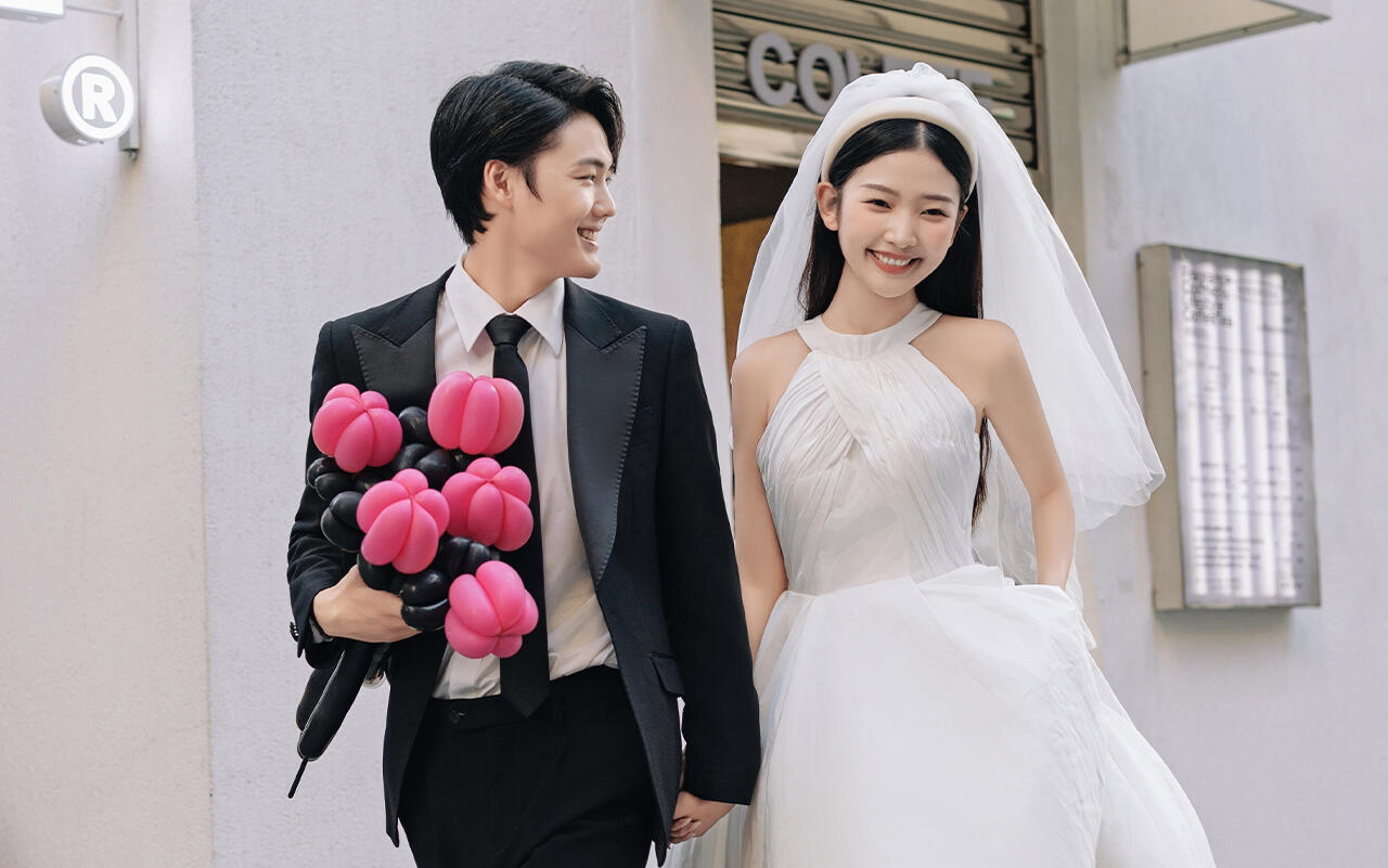 00后超愛的超絕活?感街拍婚紗照