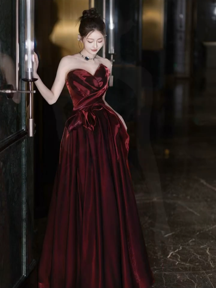 氣質(zhì)酒紅敬酒服