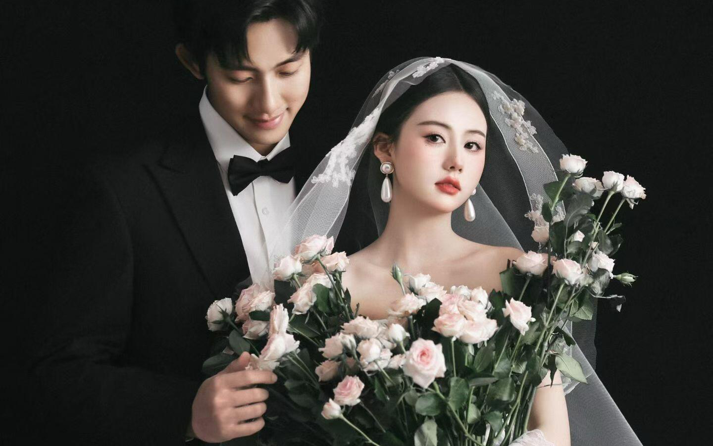 复古白纱｜黑背景里的爱情叙事