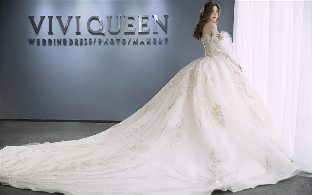 轻奢亮片刺绣水晶纱超长拖尾