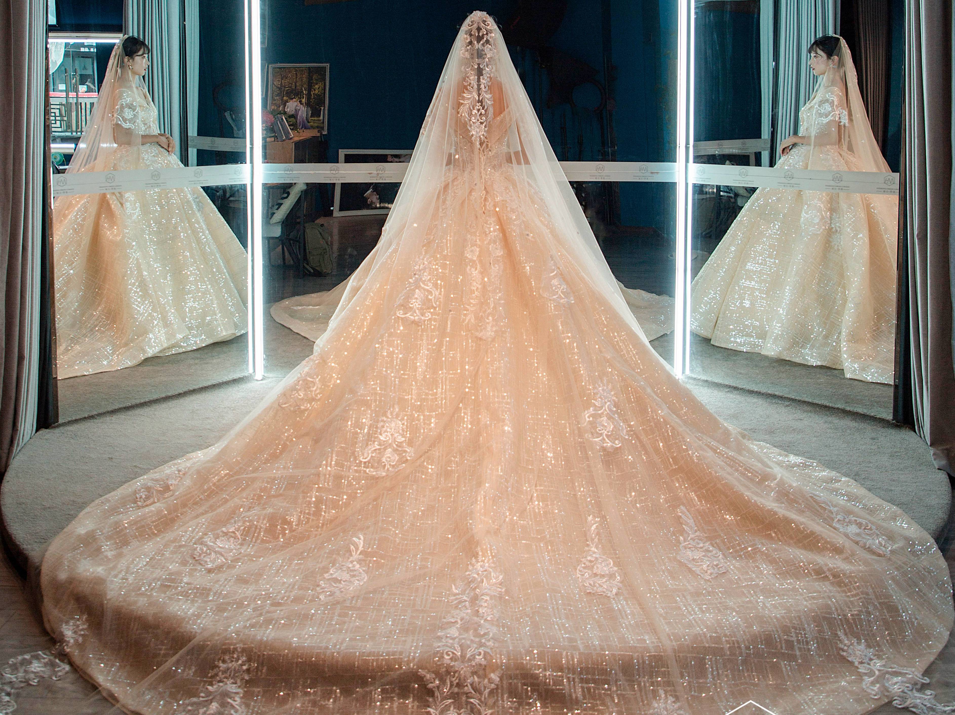 阜阳汇美嫁衣影像 高端拖尾仪式婚纱套系