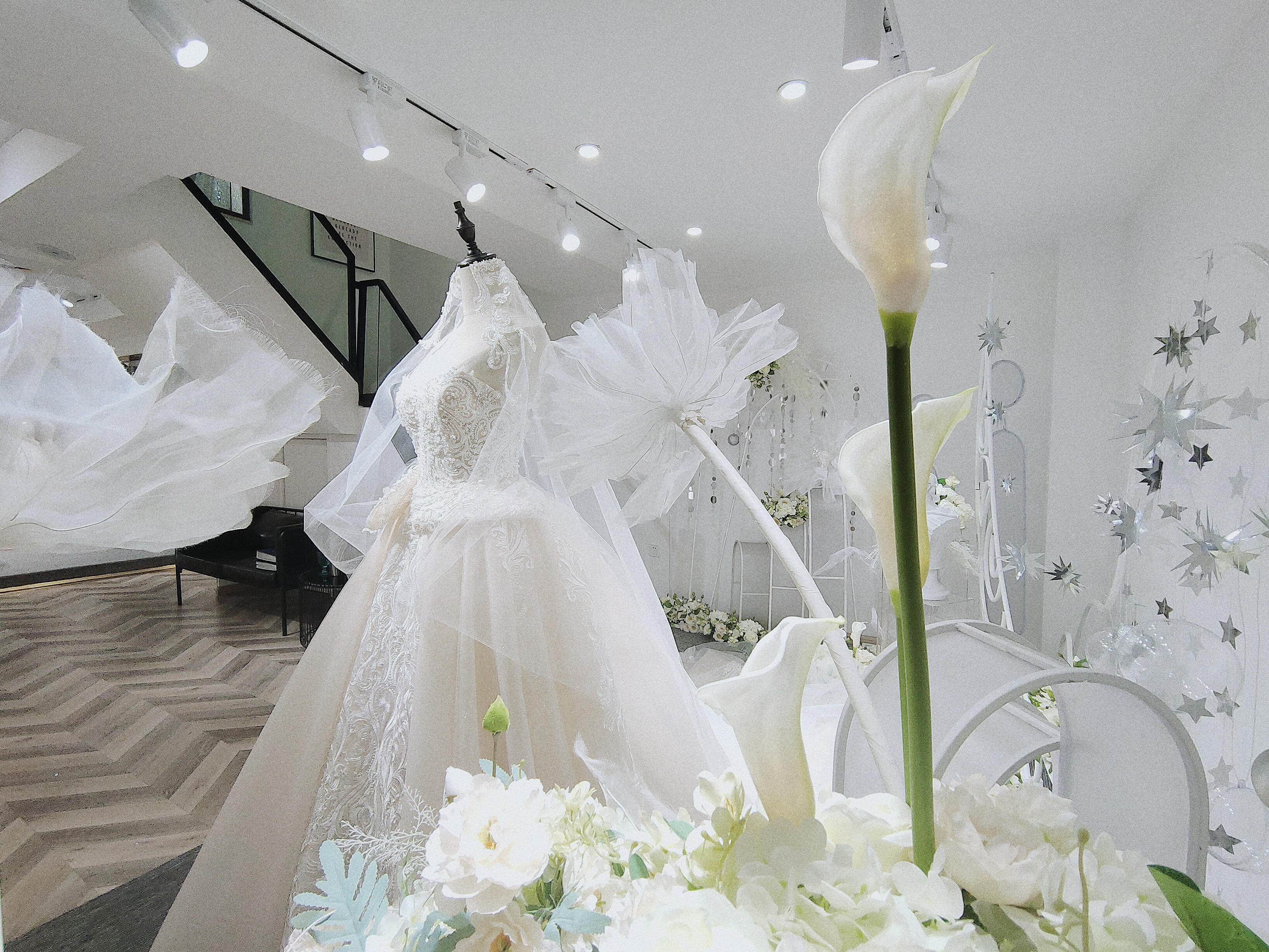 【轻奢高端】轻奢系列婚纱租赁3件套