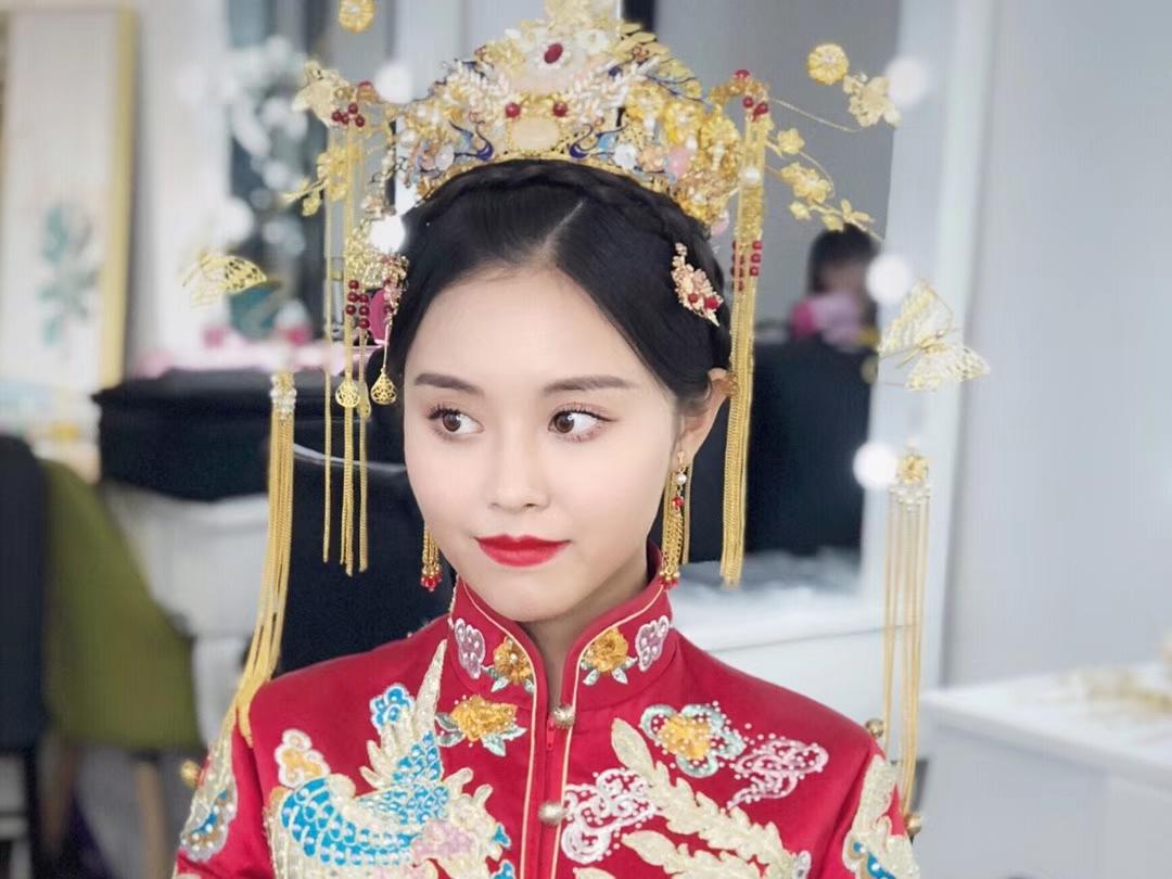 凯瑟琳婚纱礼服化妆造型总监老师 全程跟妆