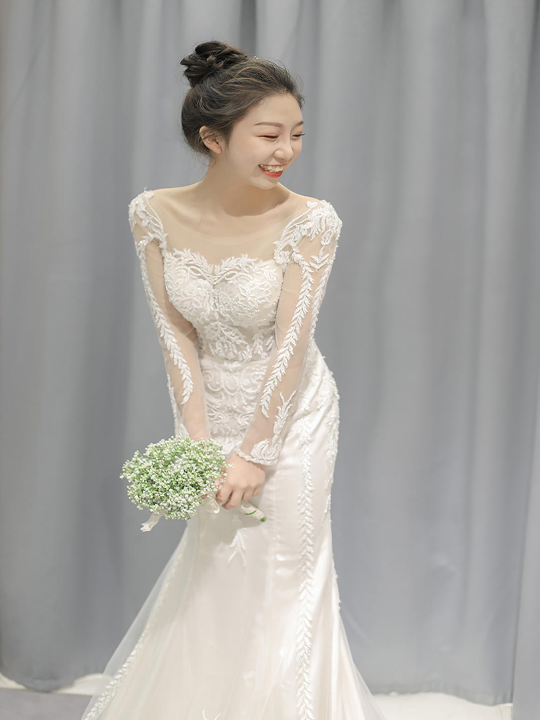 刘小姐的婚纱店资深造型师