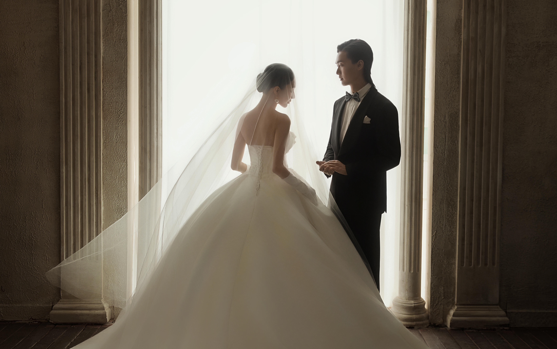 美神降临｜没人能拒绝法式复古光影婚纱照的魅力