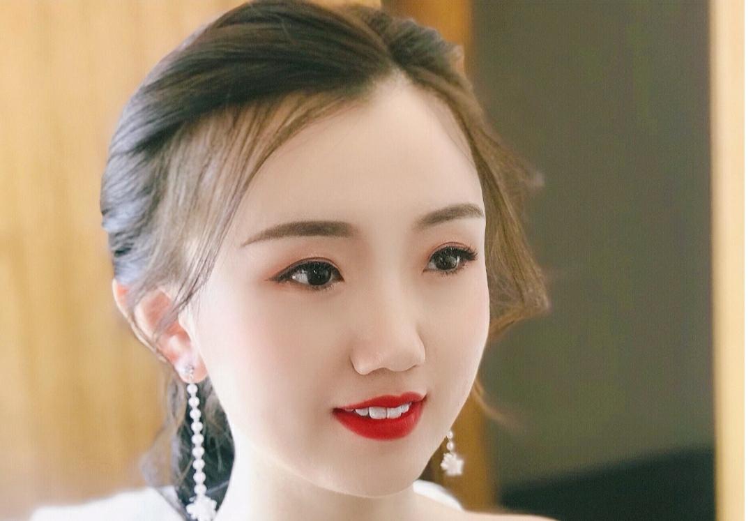 唐兰美妆造型