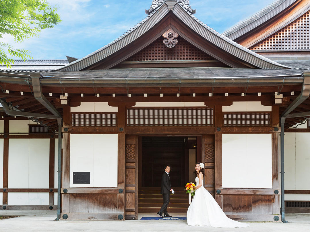 大阪-大阪城公园草坪婚礼-乐惟海外