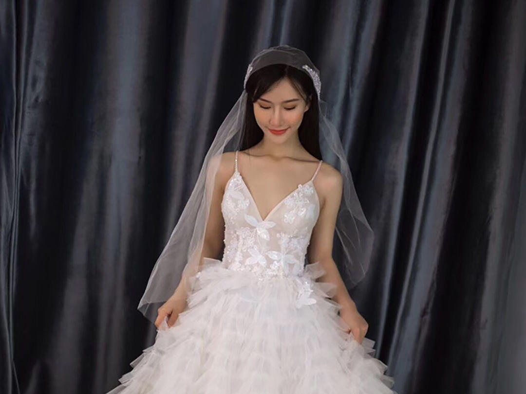 【美美人气婚纱套餐】仪式主纱+出门纱或中式+礼服