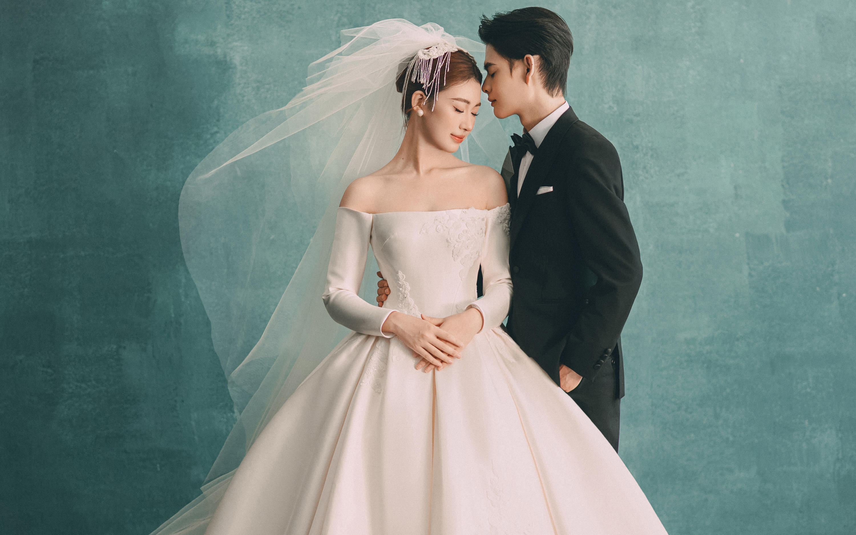 令人眼前一亮的极简轻复古婚纱照~