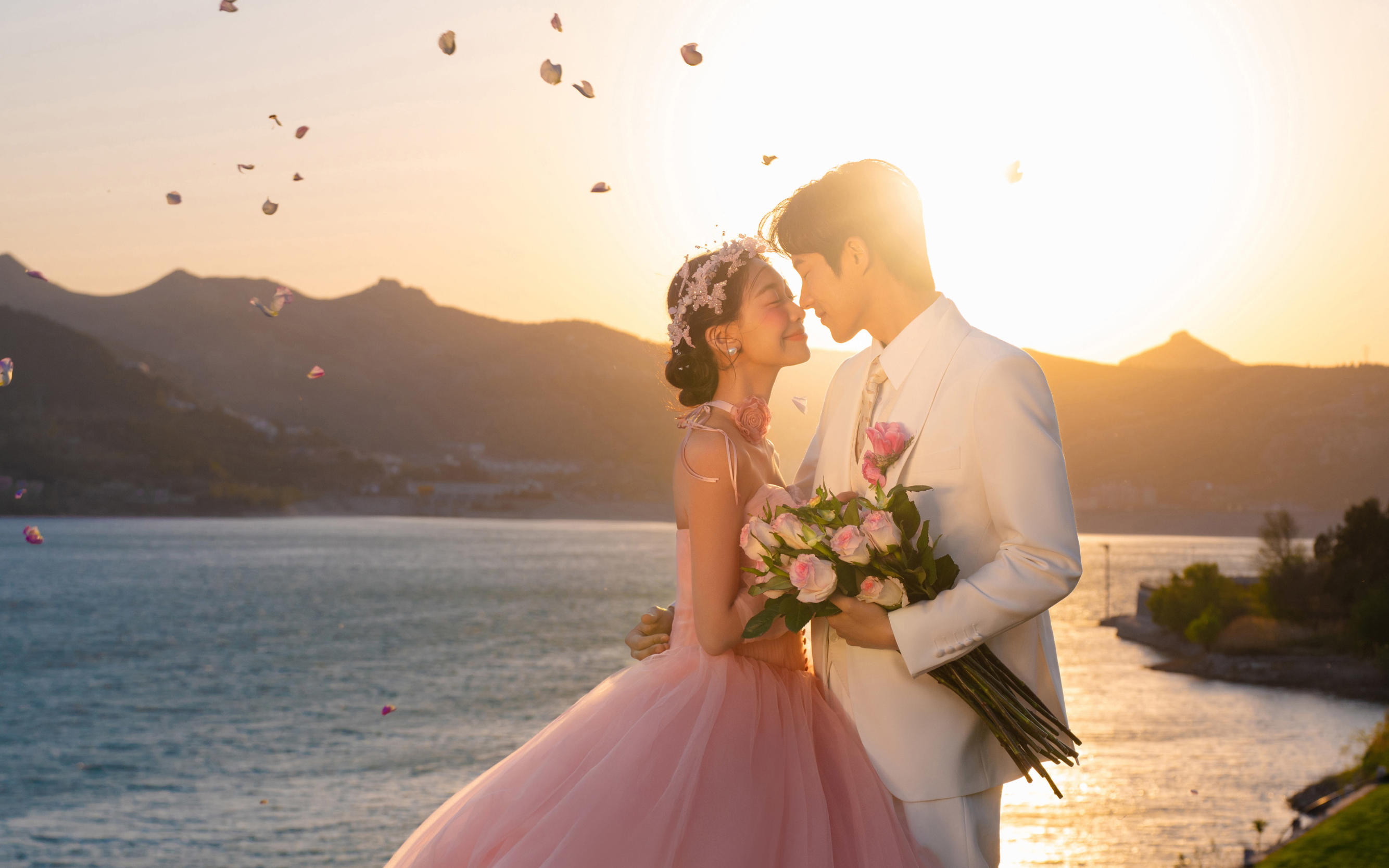 大连夕阳婚纱照|自带电影感的大连夕阳婚纱照