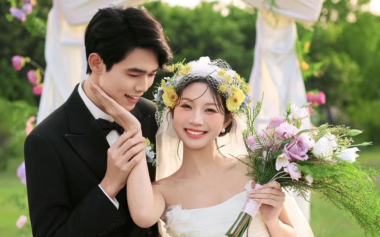 【當白紗與綠野撞個滿懷】