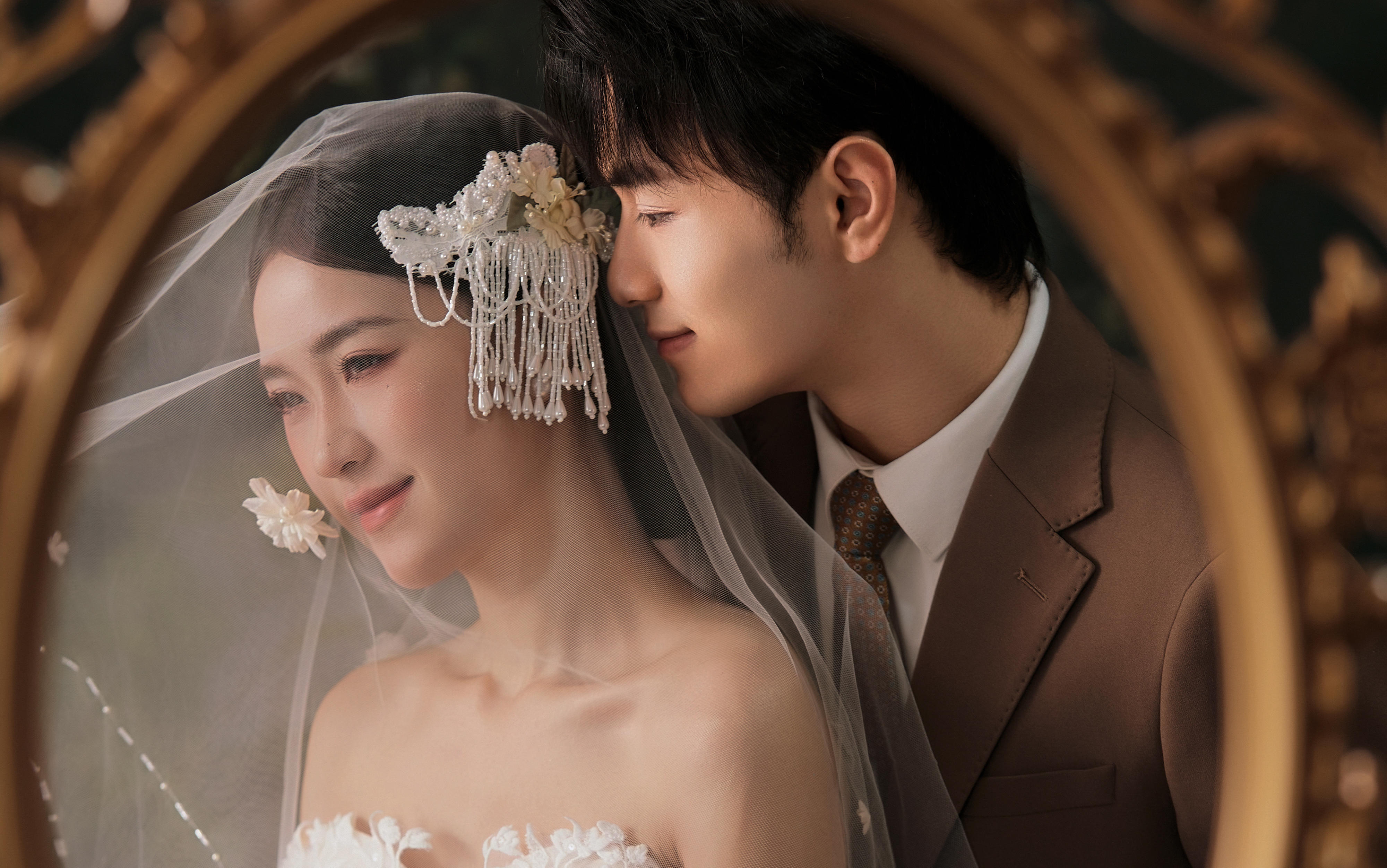 把婚紗照放入油畫???鏡框|瞬間成了永恒??