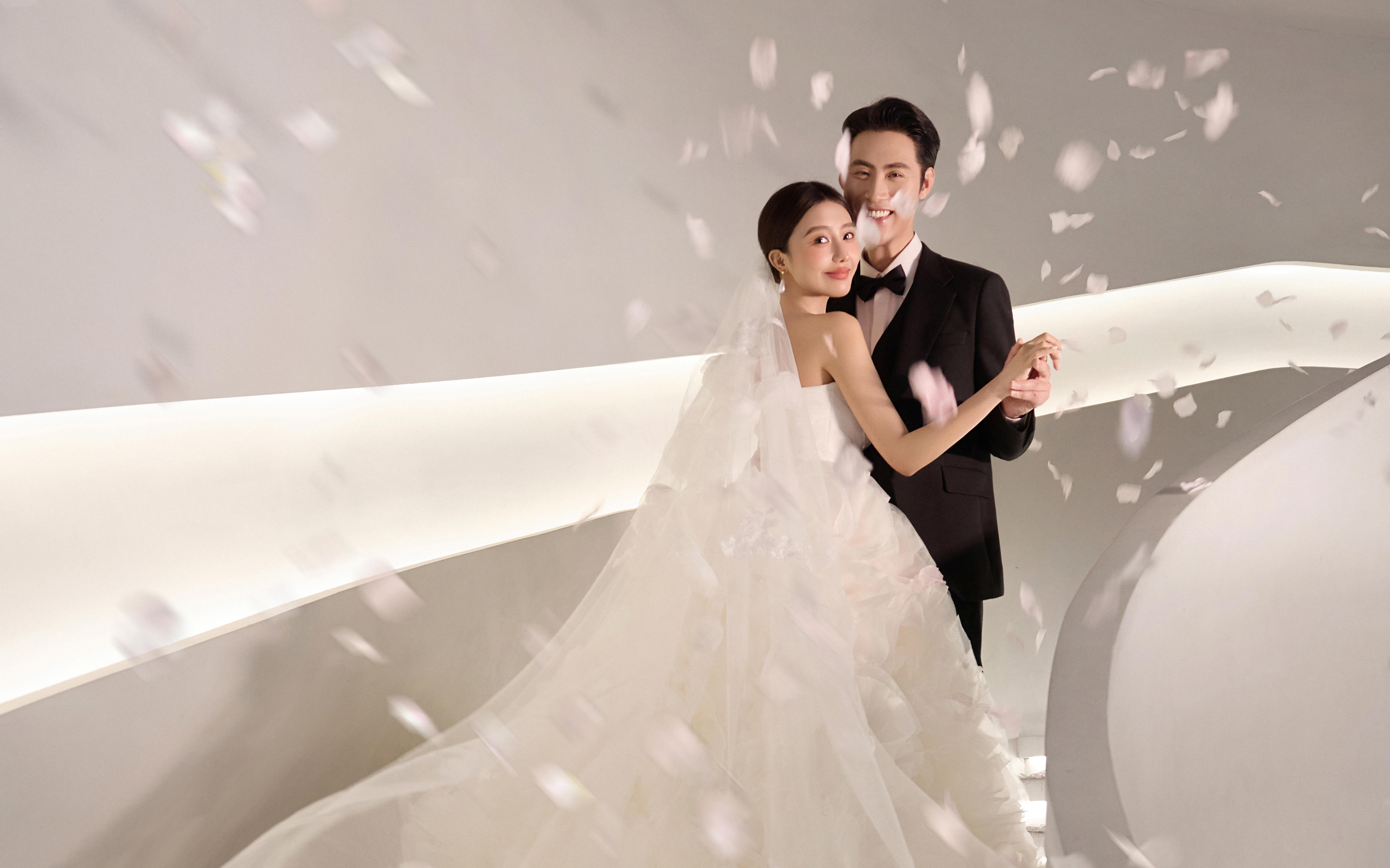 爱惨了这组仪式感满分的婚纱照 ✨婚礼既视感