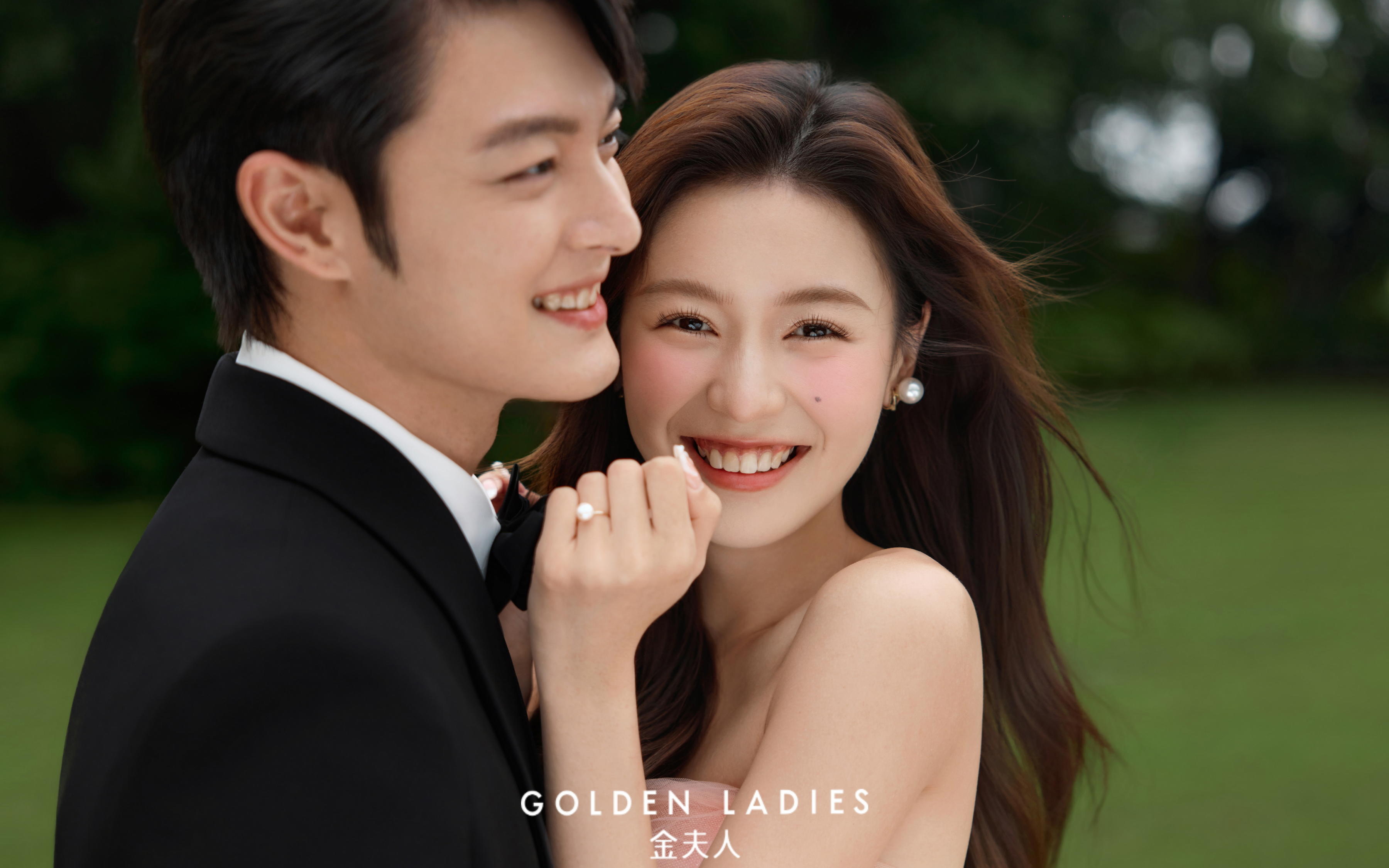 💕 穿上粉色婚纱的瞬间，连风都变得温柔了