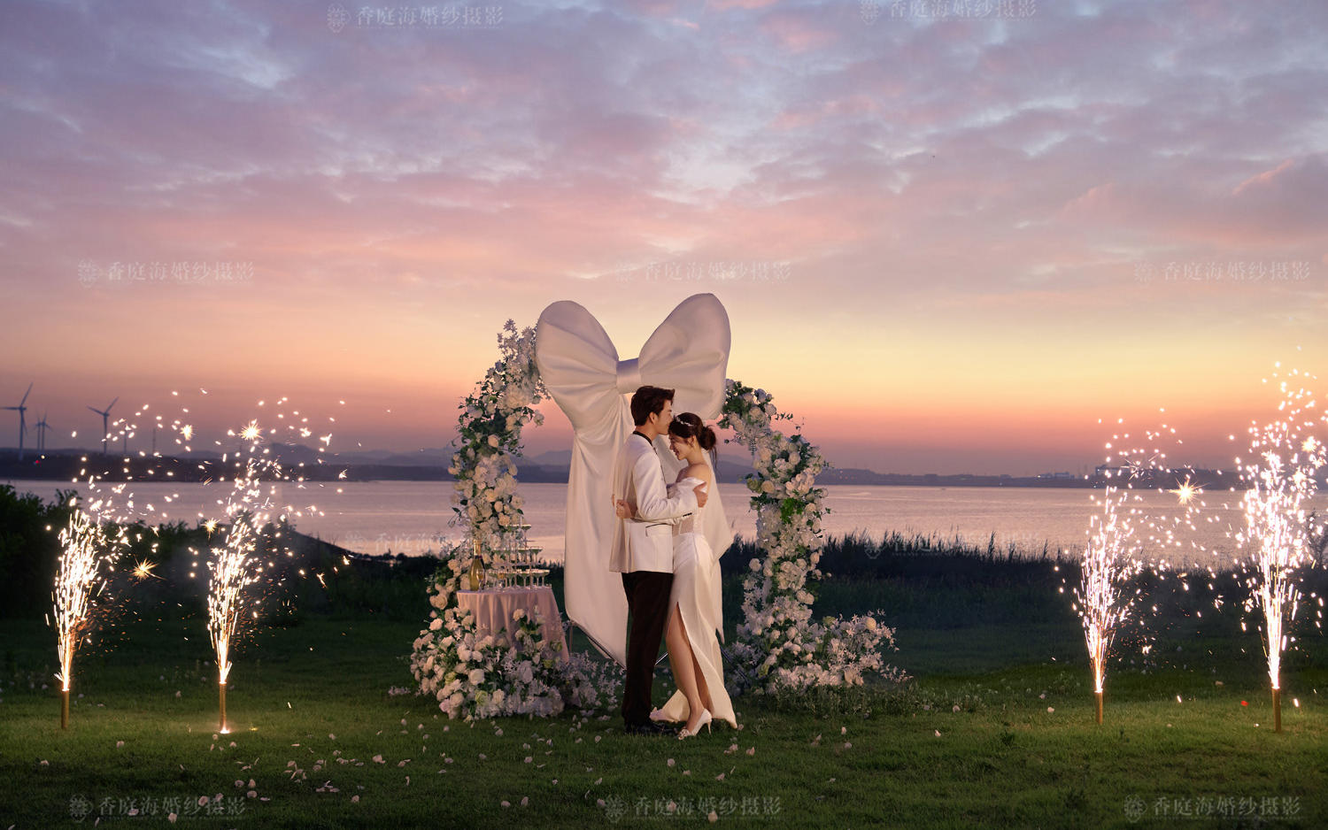 威海海边烟花婚礼夜景婚纱照
