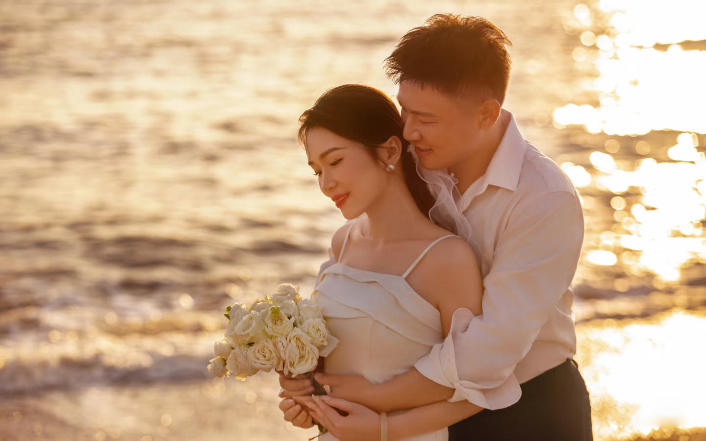 “爱如晚霞愈晚愈浓”夕阳海边电影婚纱照