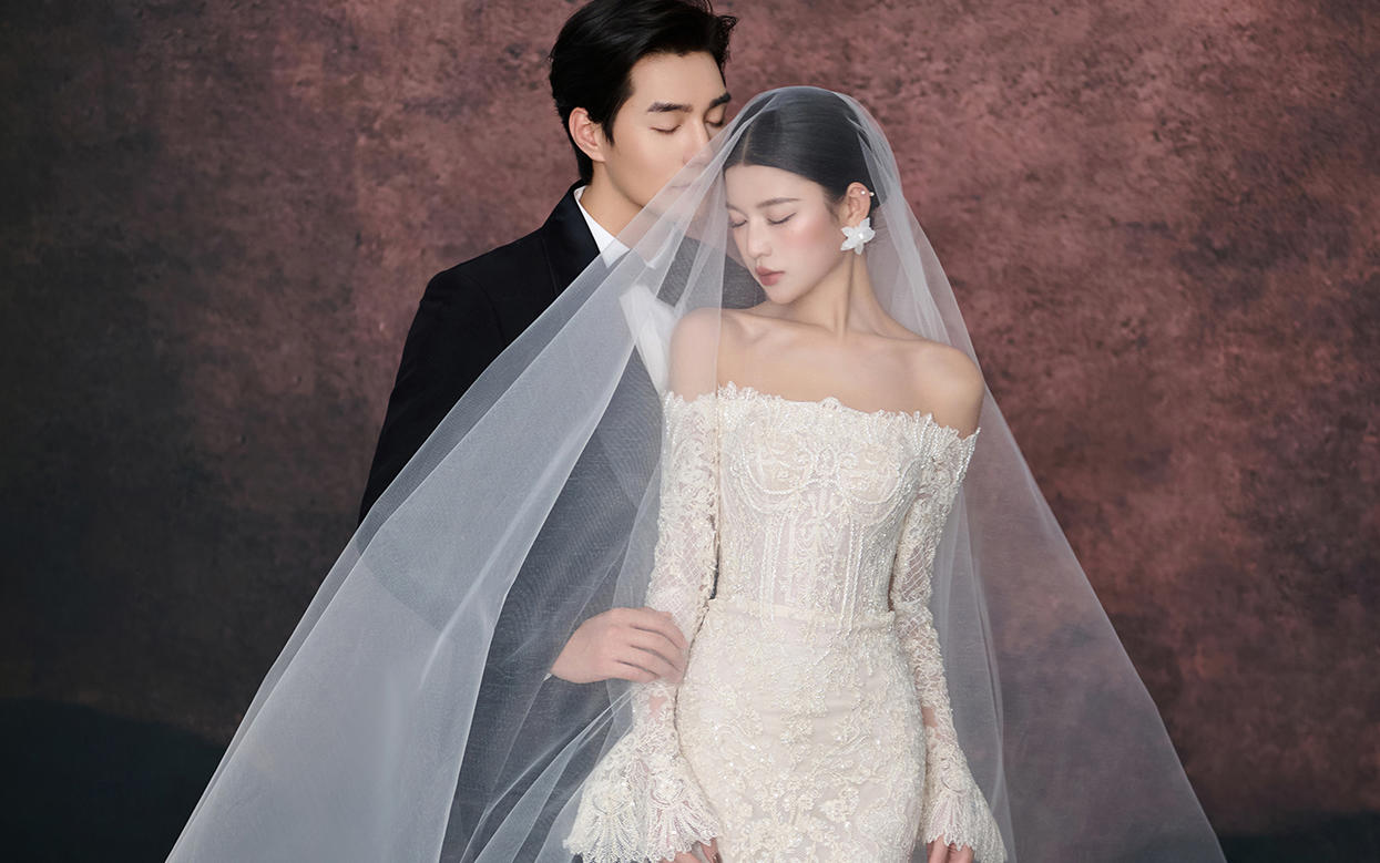 沉穩(wěn)的油畫世界里 藏著溫柔的詩意