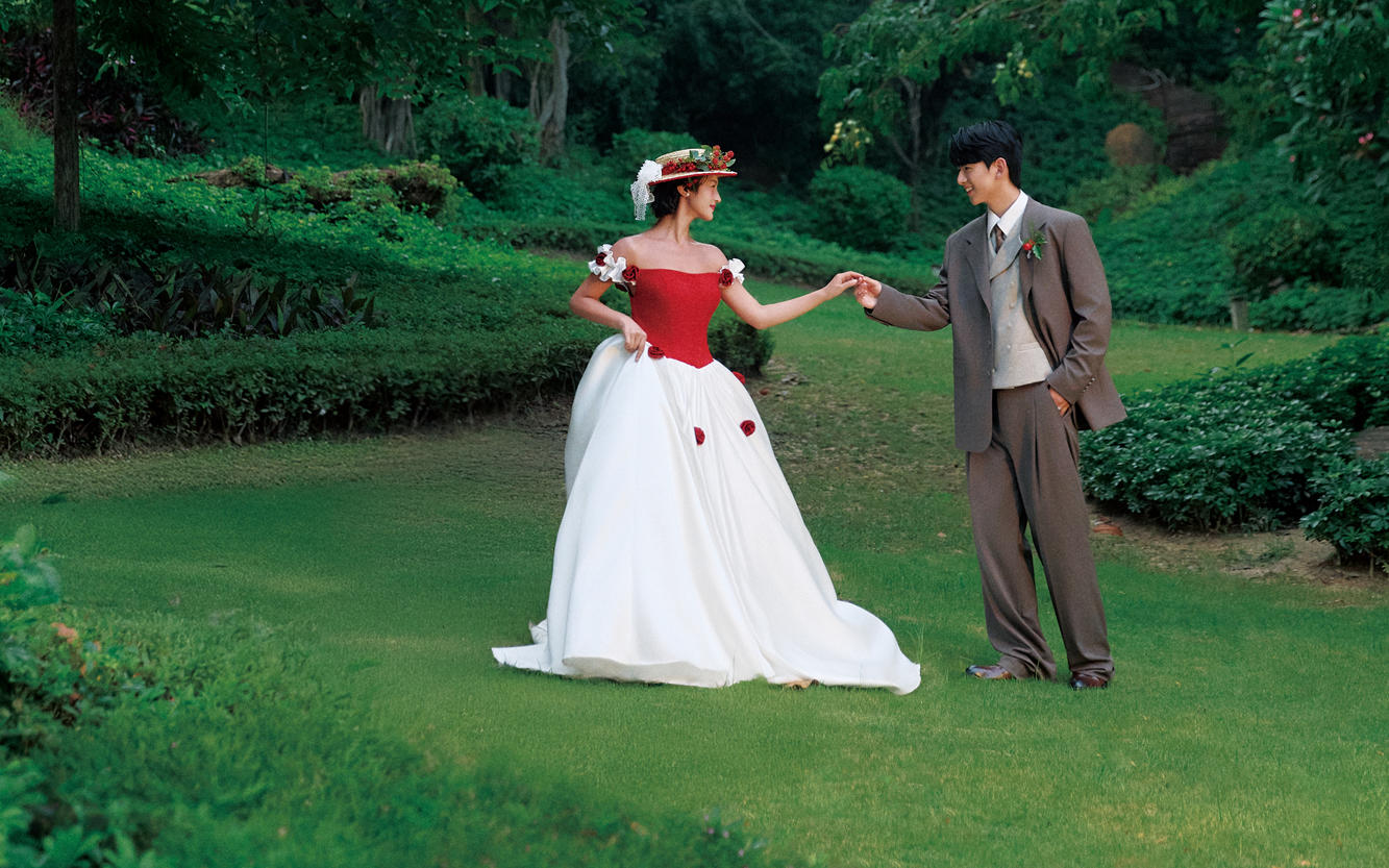 红白复古婚纱照