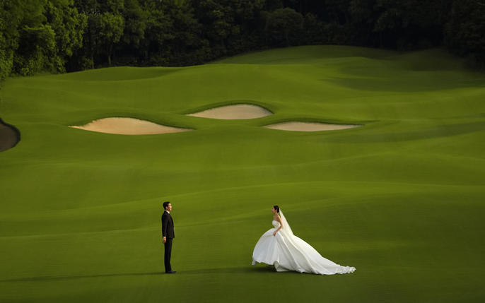 高尔夫球场婚纱照~每一张都是爱情宣言！！