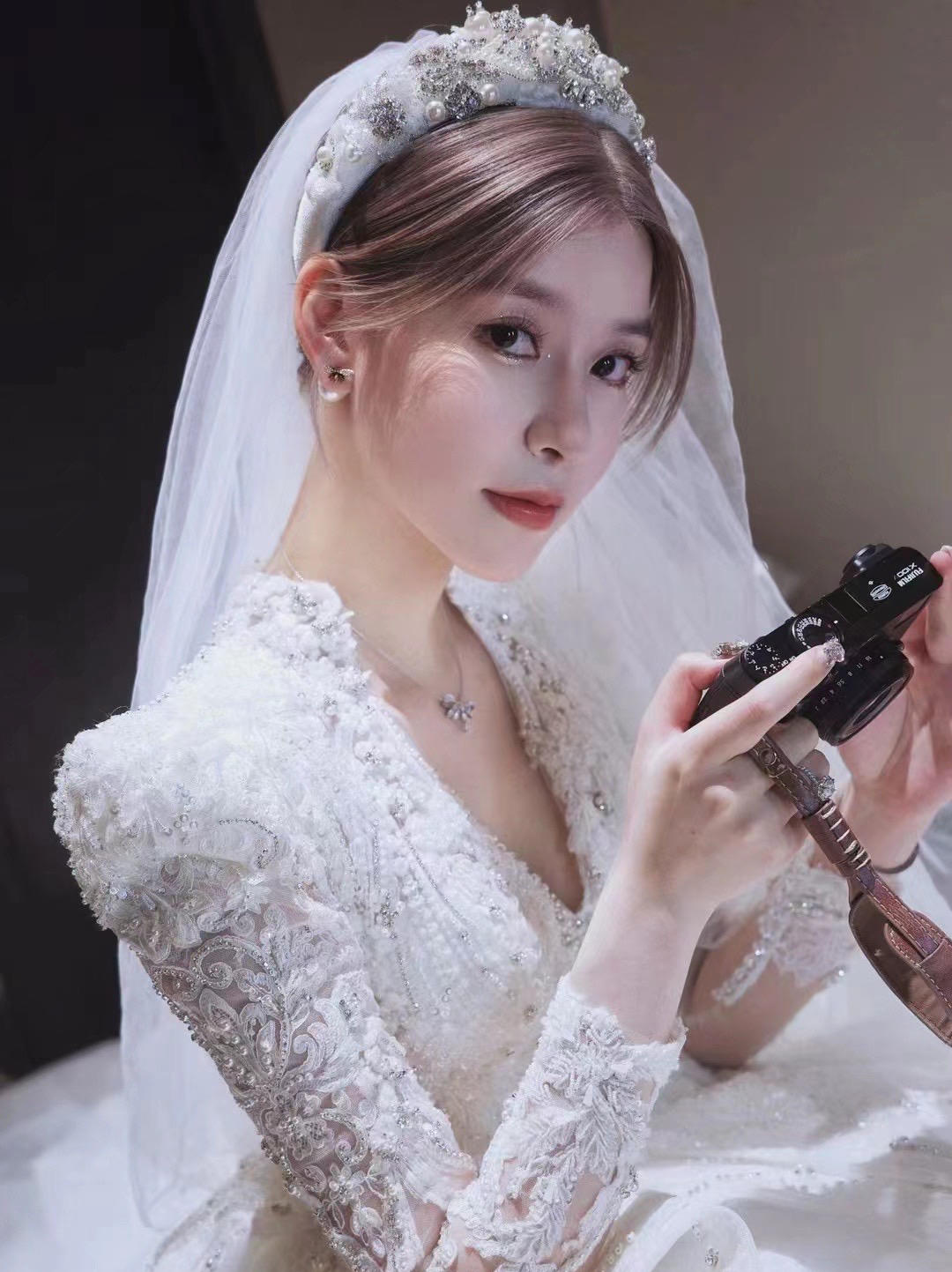 明星感时尚主纱妆造