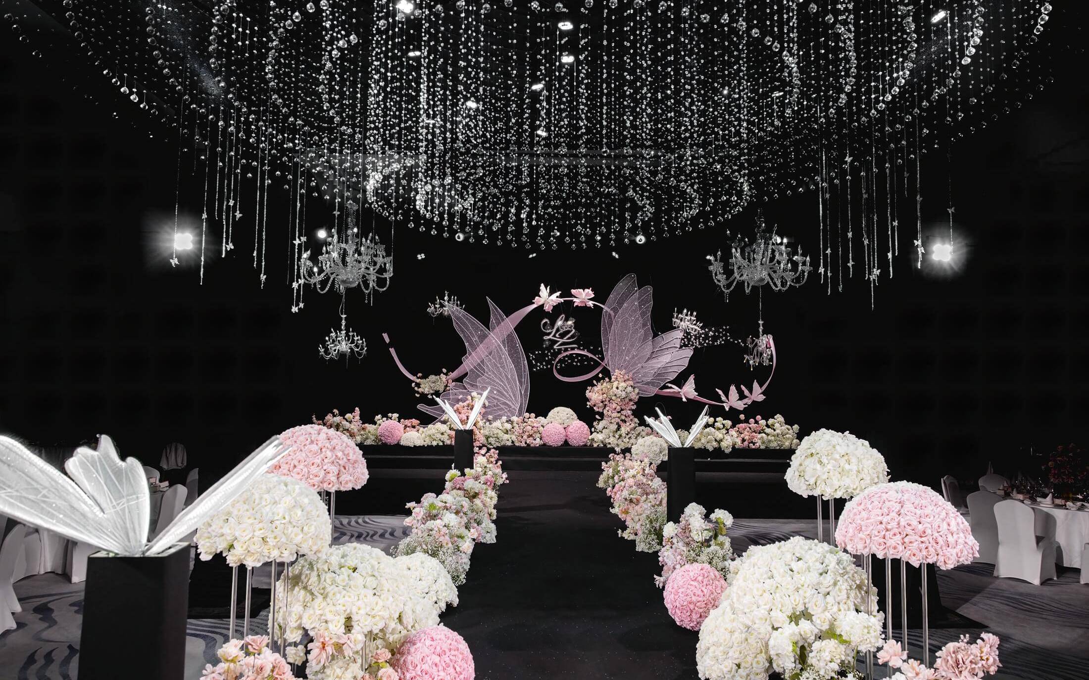 『初见婚礼定制』粉色蝴蝶水晶婚礼