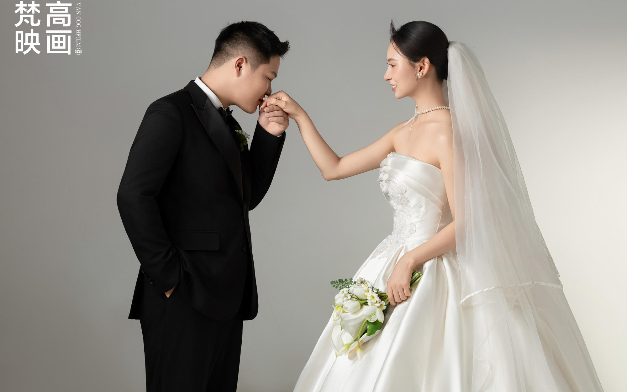 ?純色背景下的溫柔，是愛(ài)情本真模樣??