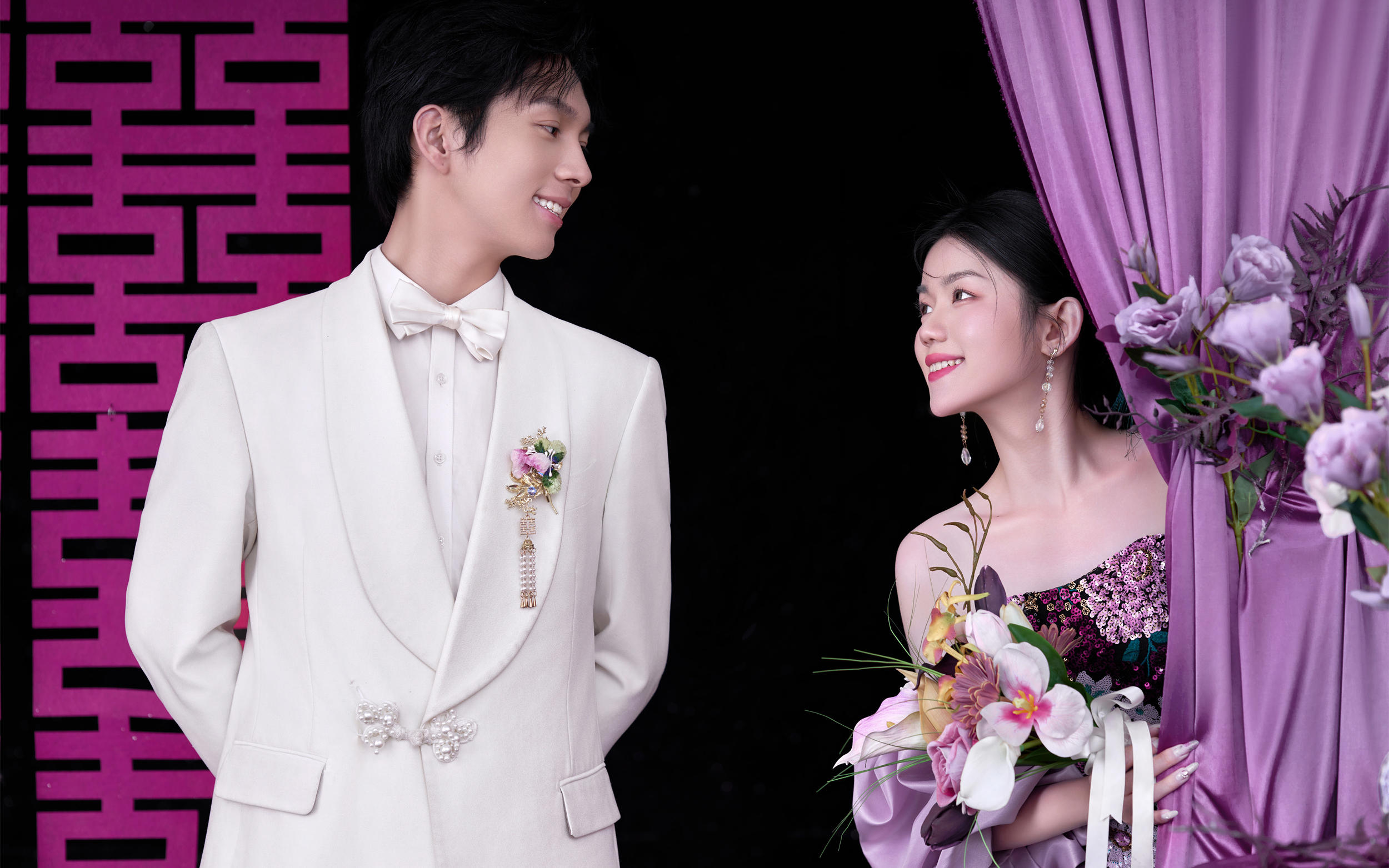 快来拍💕成片好看到爆的玫红色喜嫁婚纱照