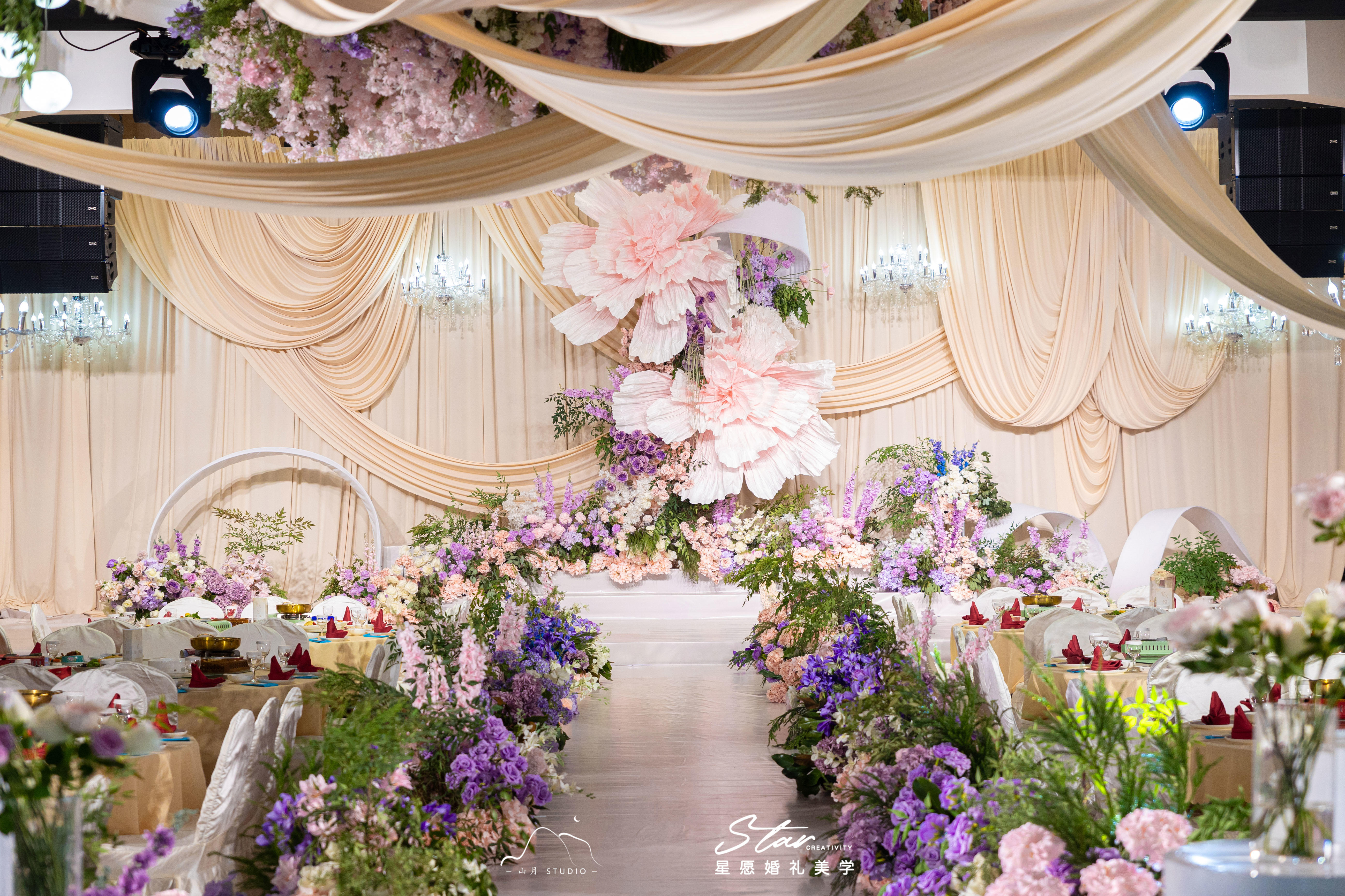 粉紫花径里的温柔仪式