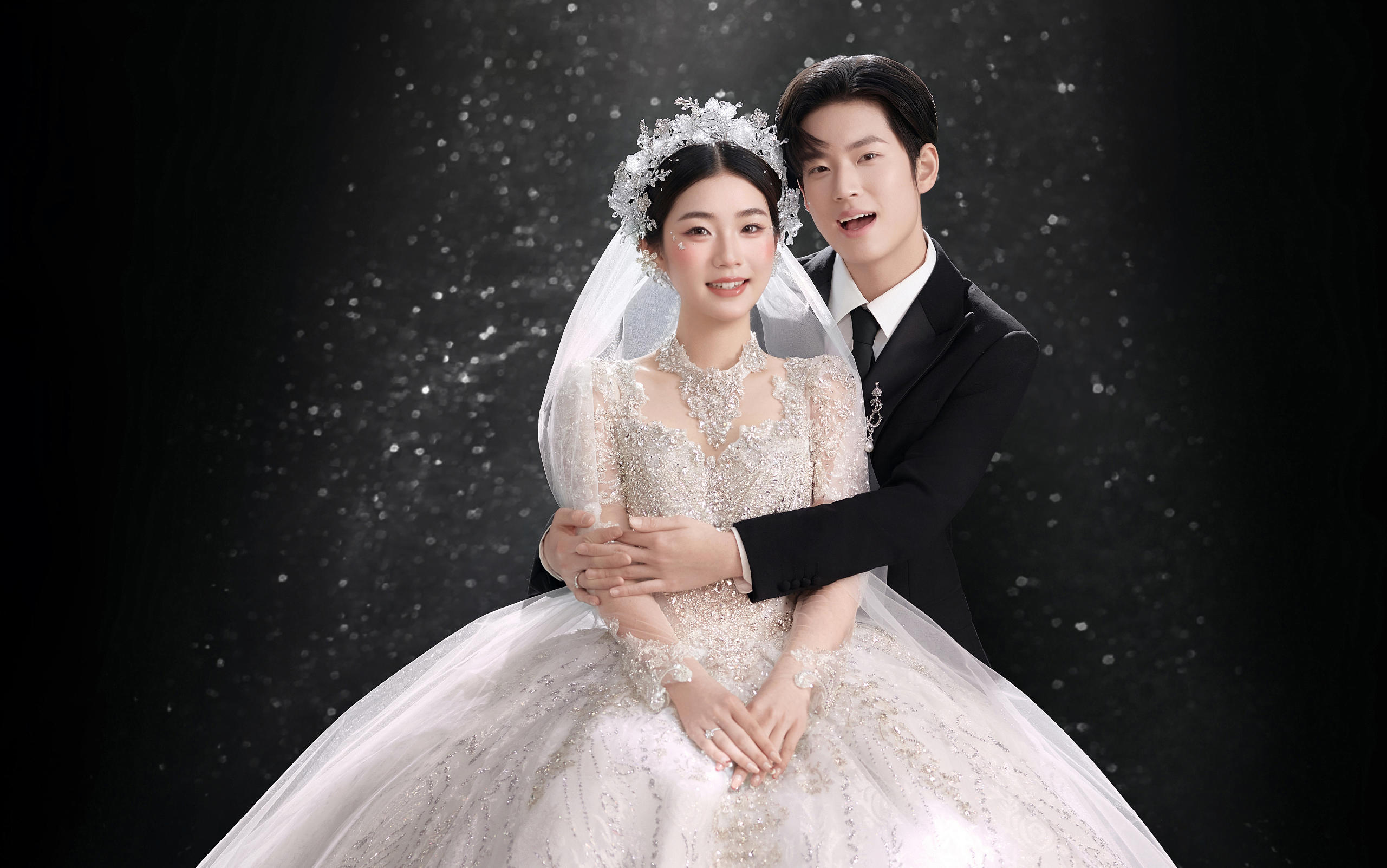 在黑夜里摘了一束星光，嫁給了愛(ài)的人??