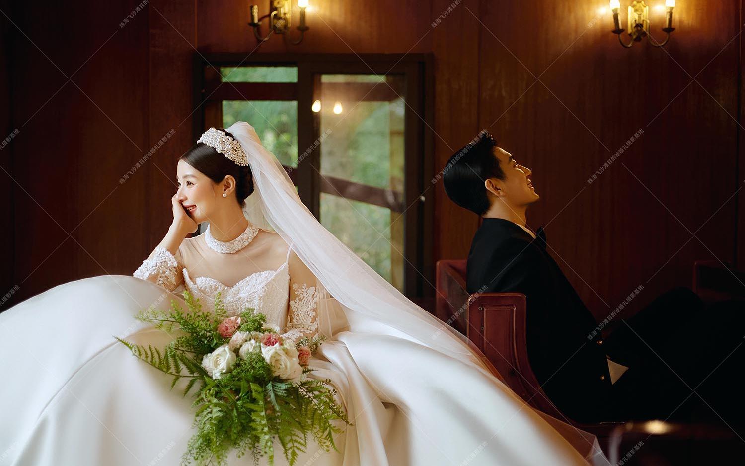 飞沙滩复古教堂婚纱照