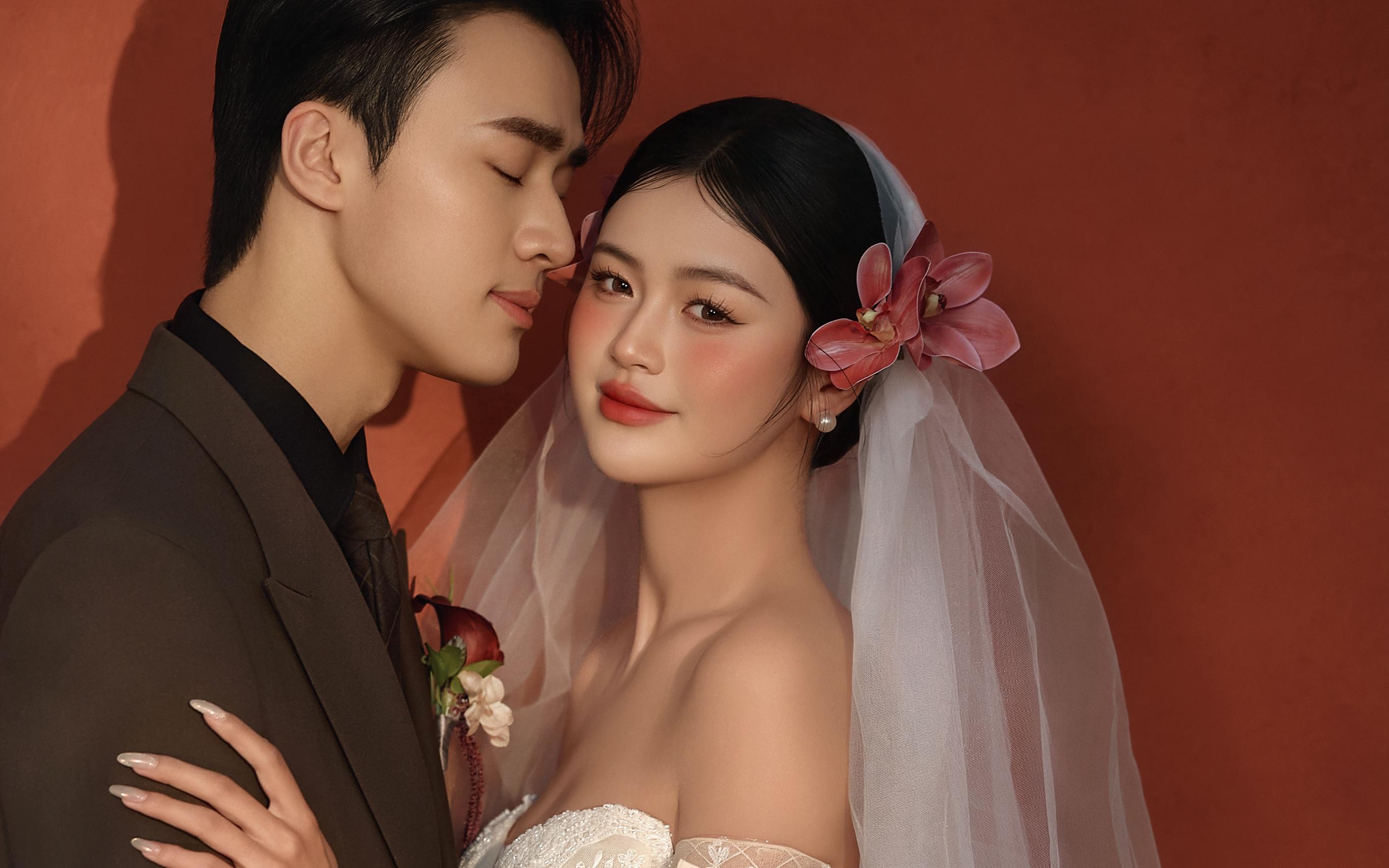 一眼萬(wàn)年的驚艷復(fù)古油畫(huà)風(fēng)婚紗照風(fēng)格推薦
