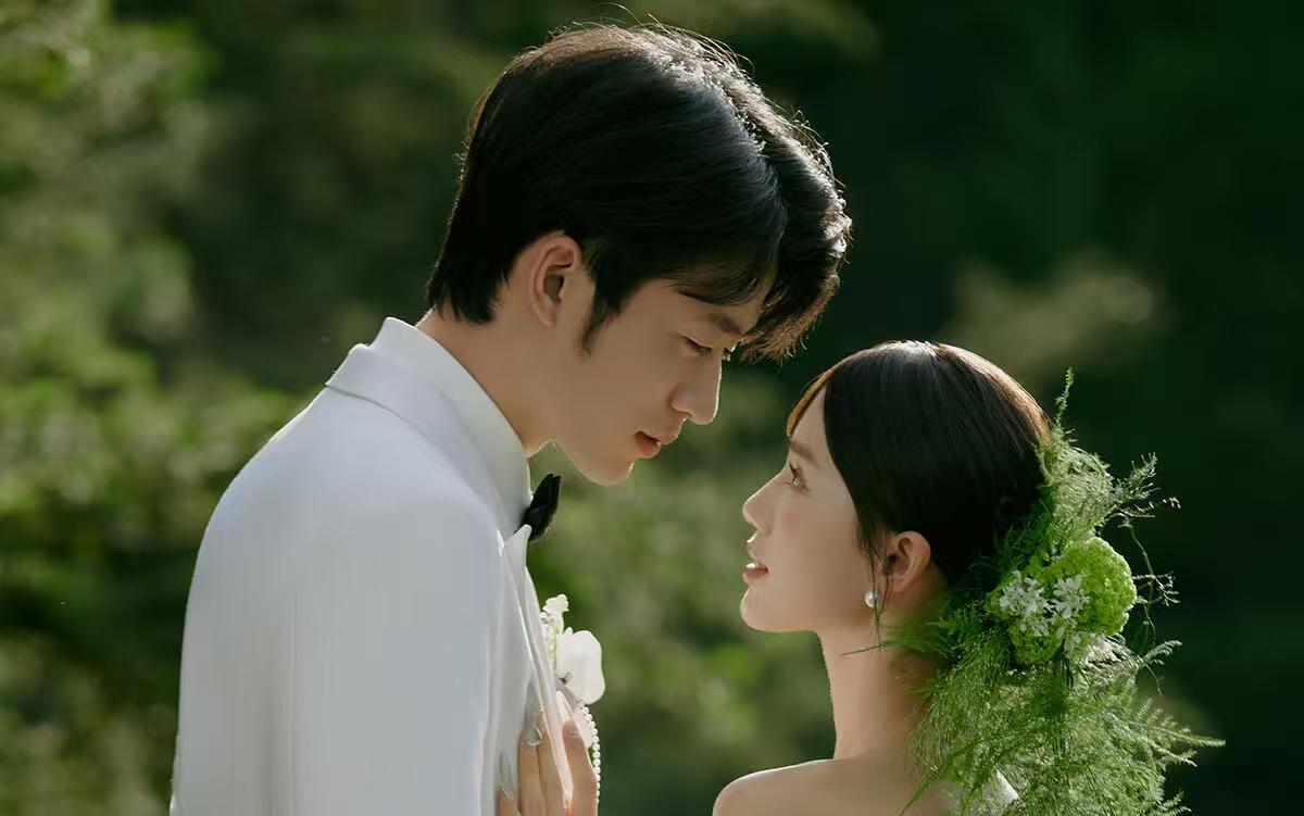 心心念念的草坪婚纱照来啦