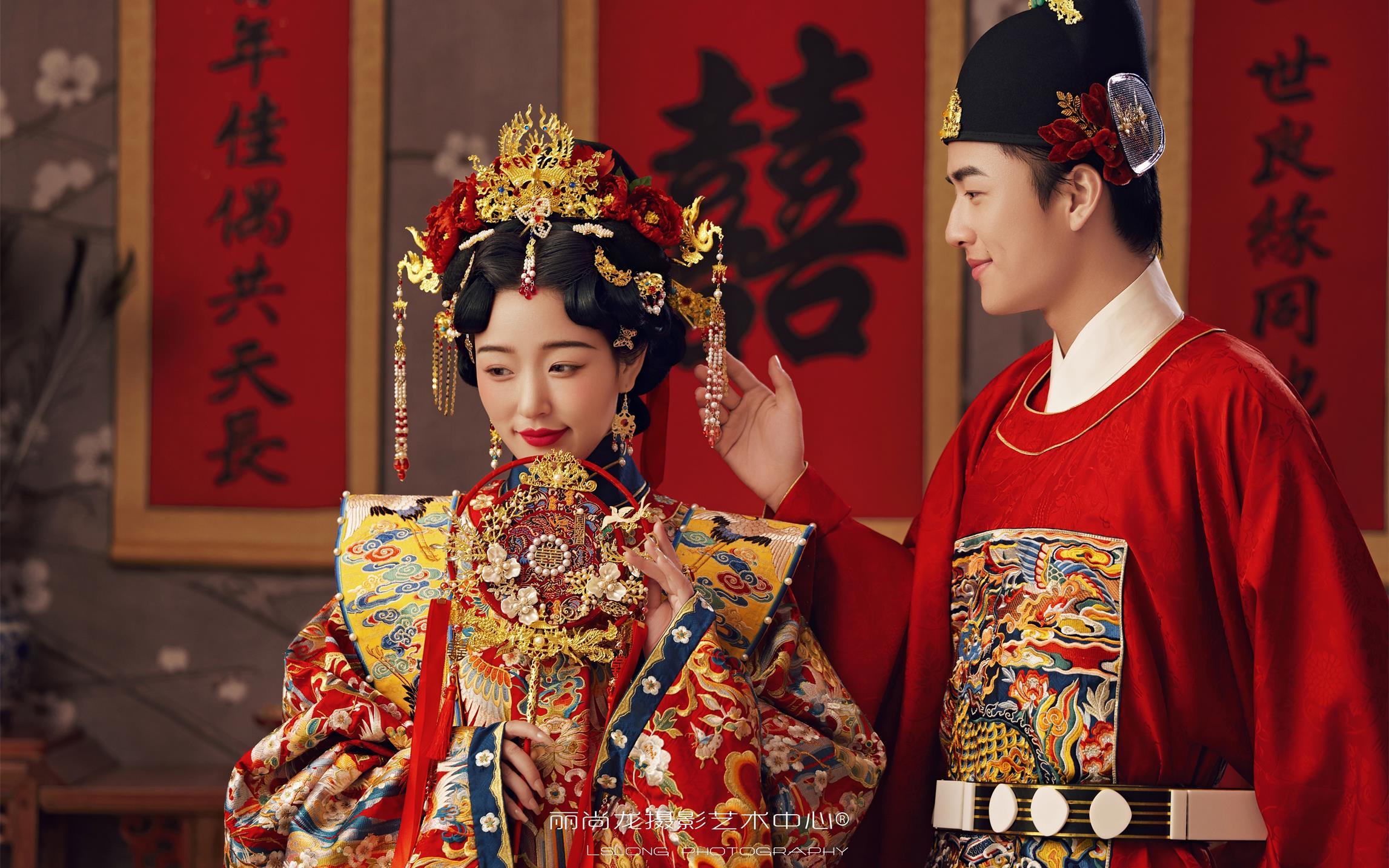 听妈妈的话拍了套这组汉服婚纱照~太喜欢了