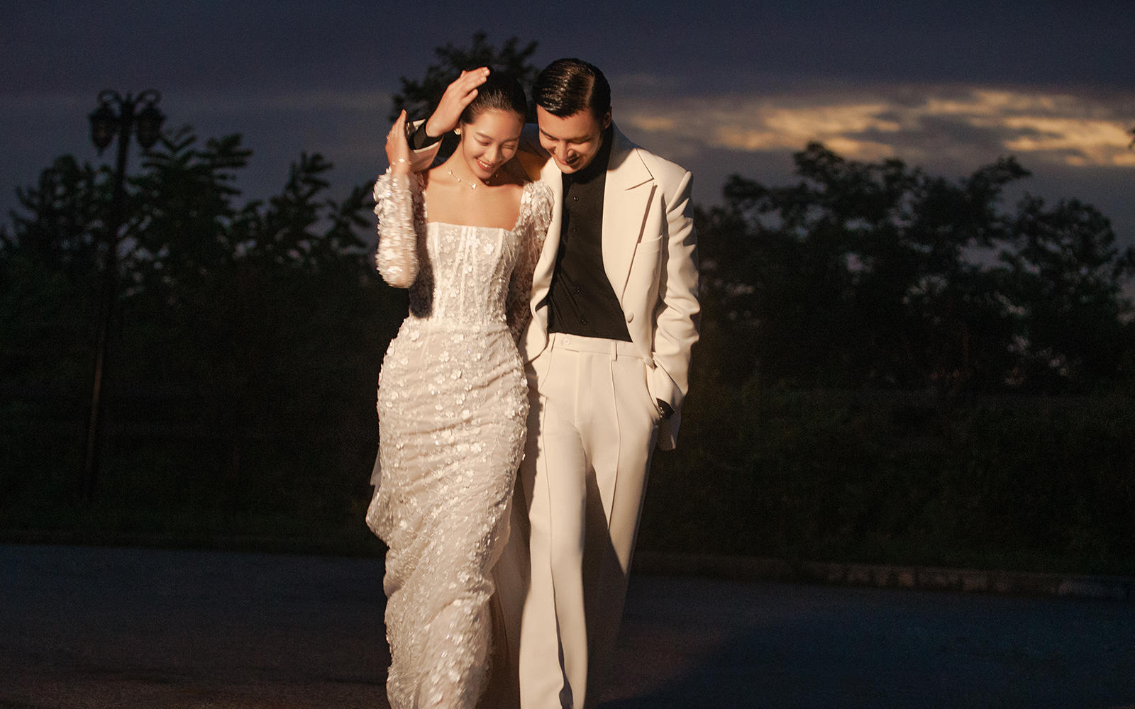 夜幕下的浪漫??這種電影婚紗照愛(ài)了嗎