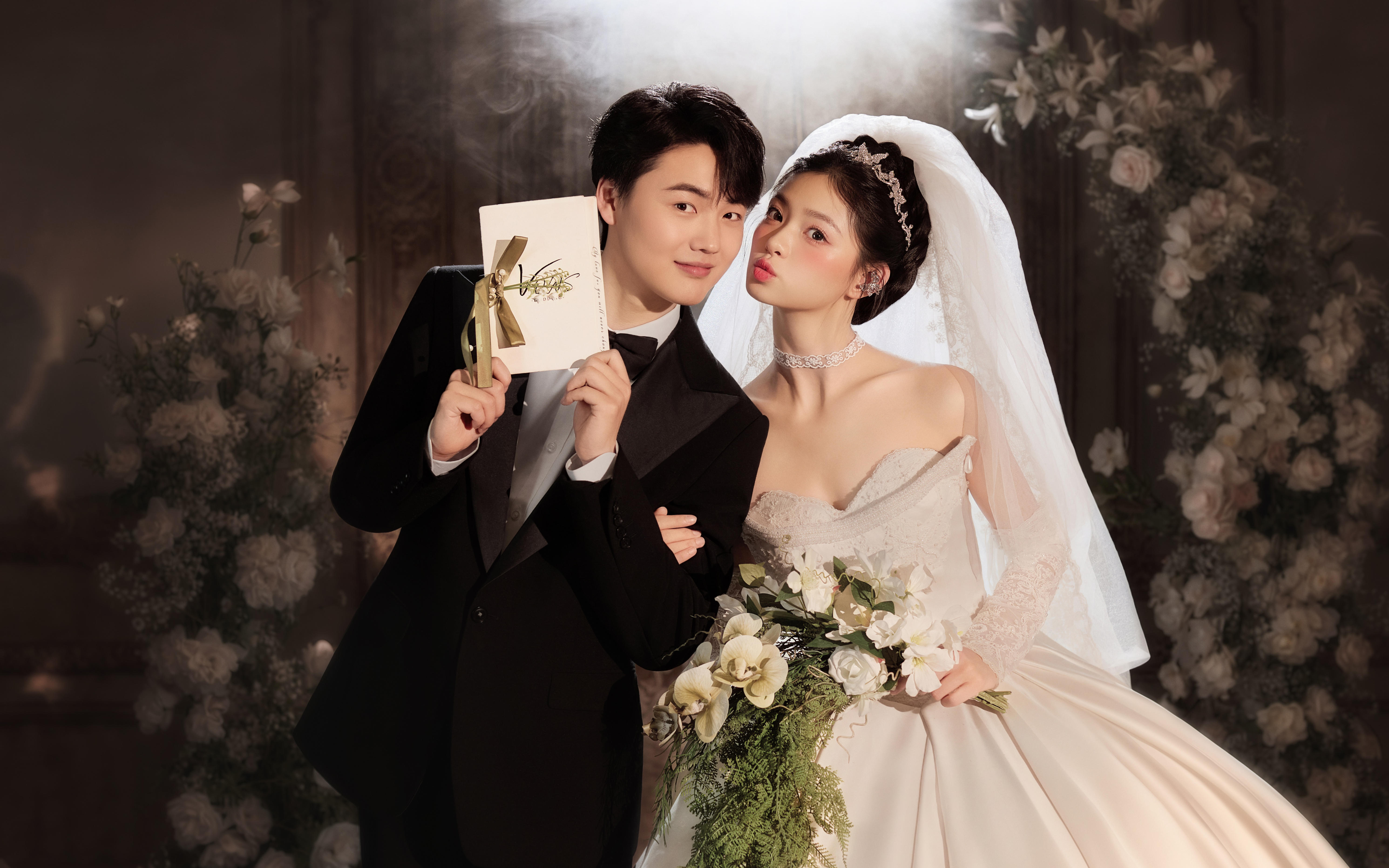 春日氛围感花房婚纱照