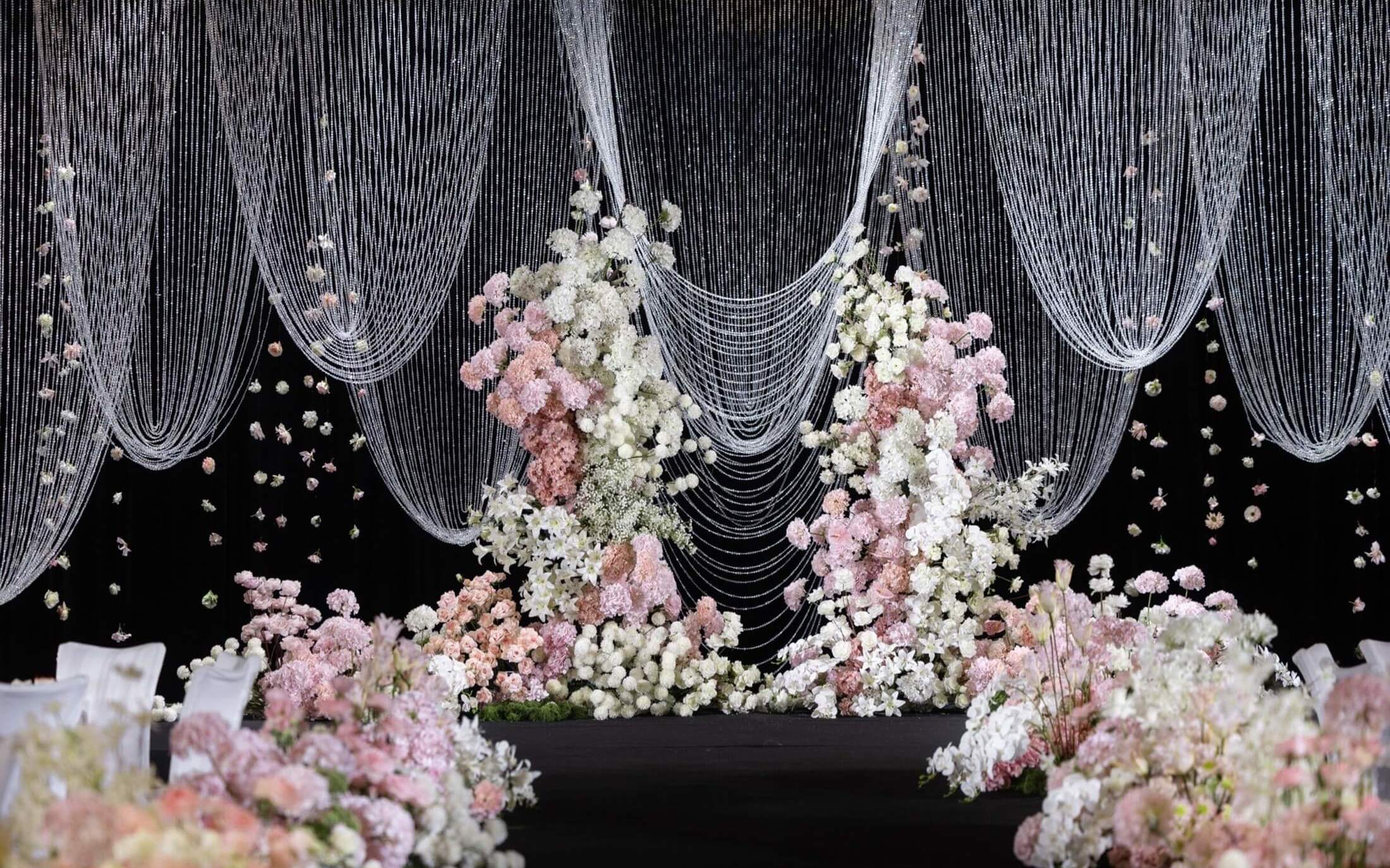 白粉色水晶珠帘韩式婚礼