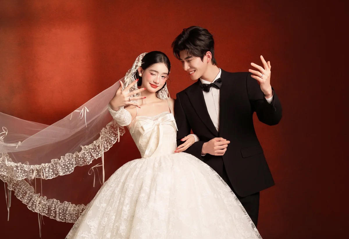 【优格】一眼万年 这组轻复古法式婚纱照美到窒息