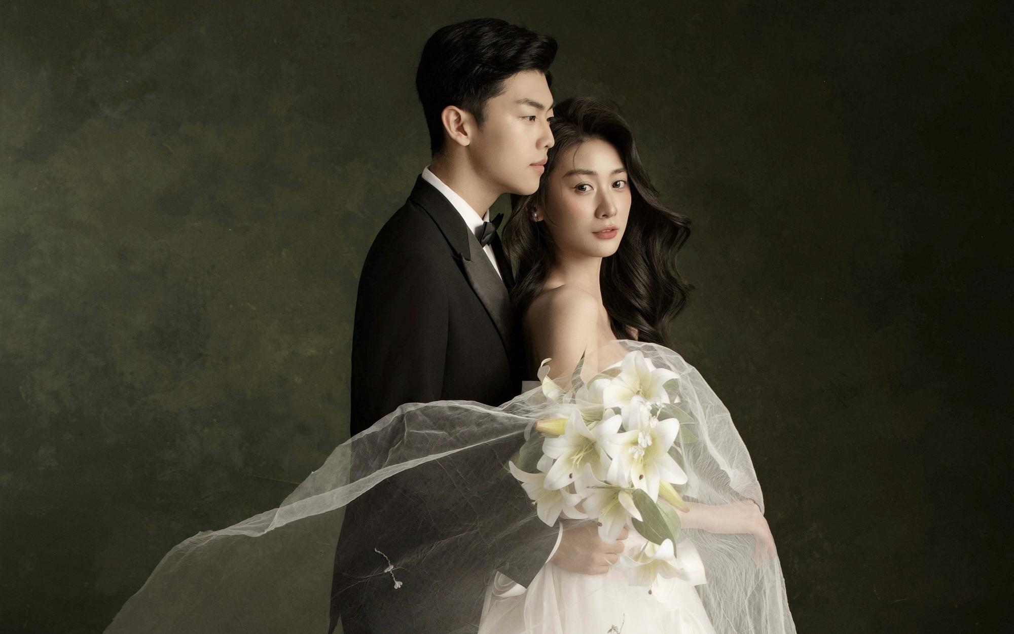 当油画婚纱照遇上Gucci的深邃绿