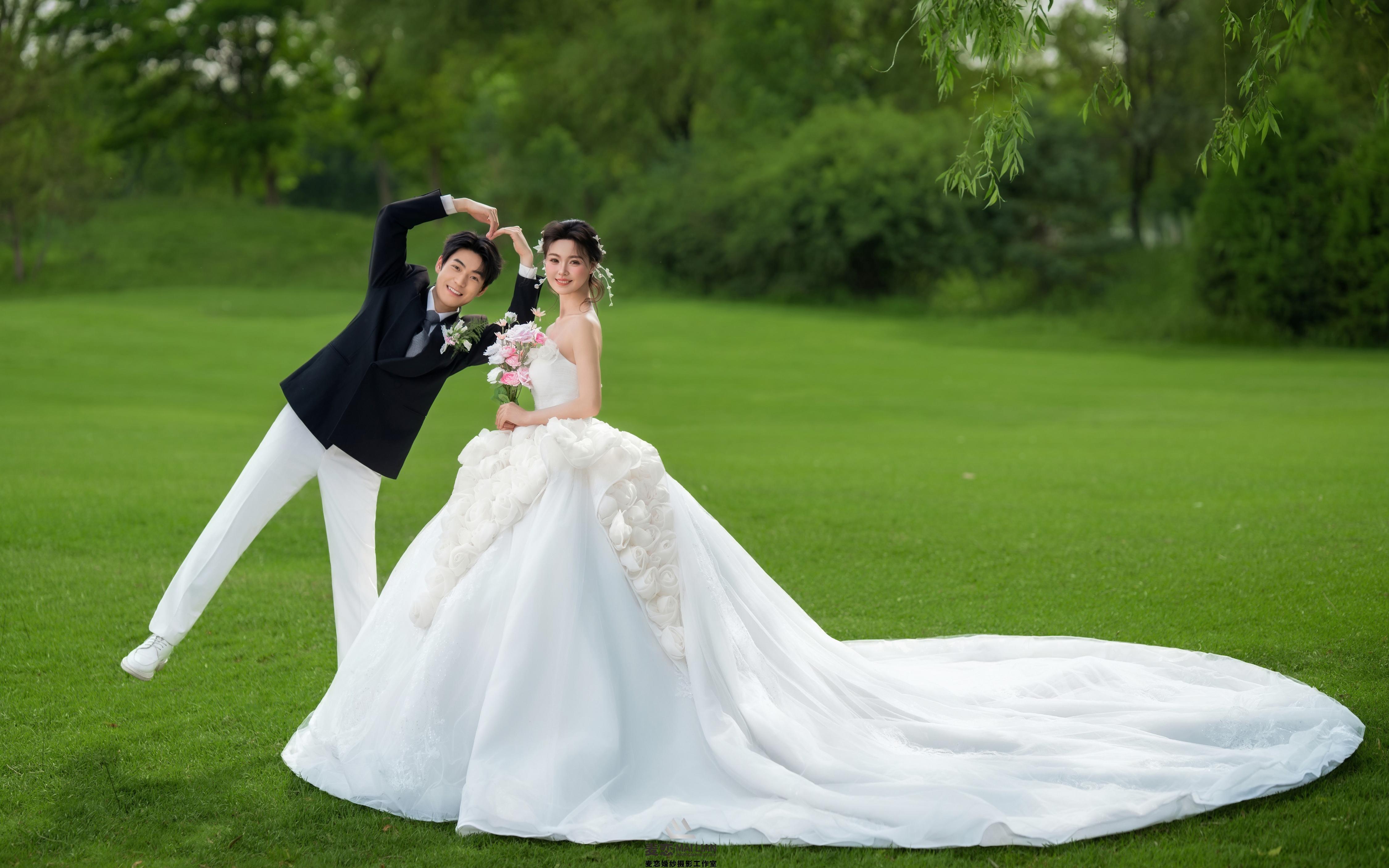 超多新娘拍比ins博主还韩的兰州草坪婚纱照