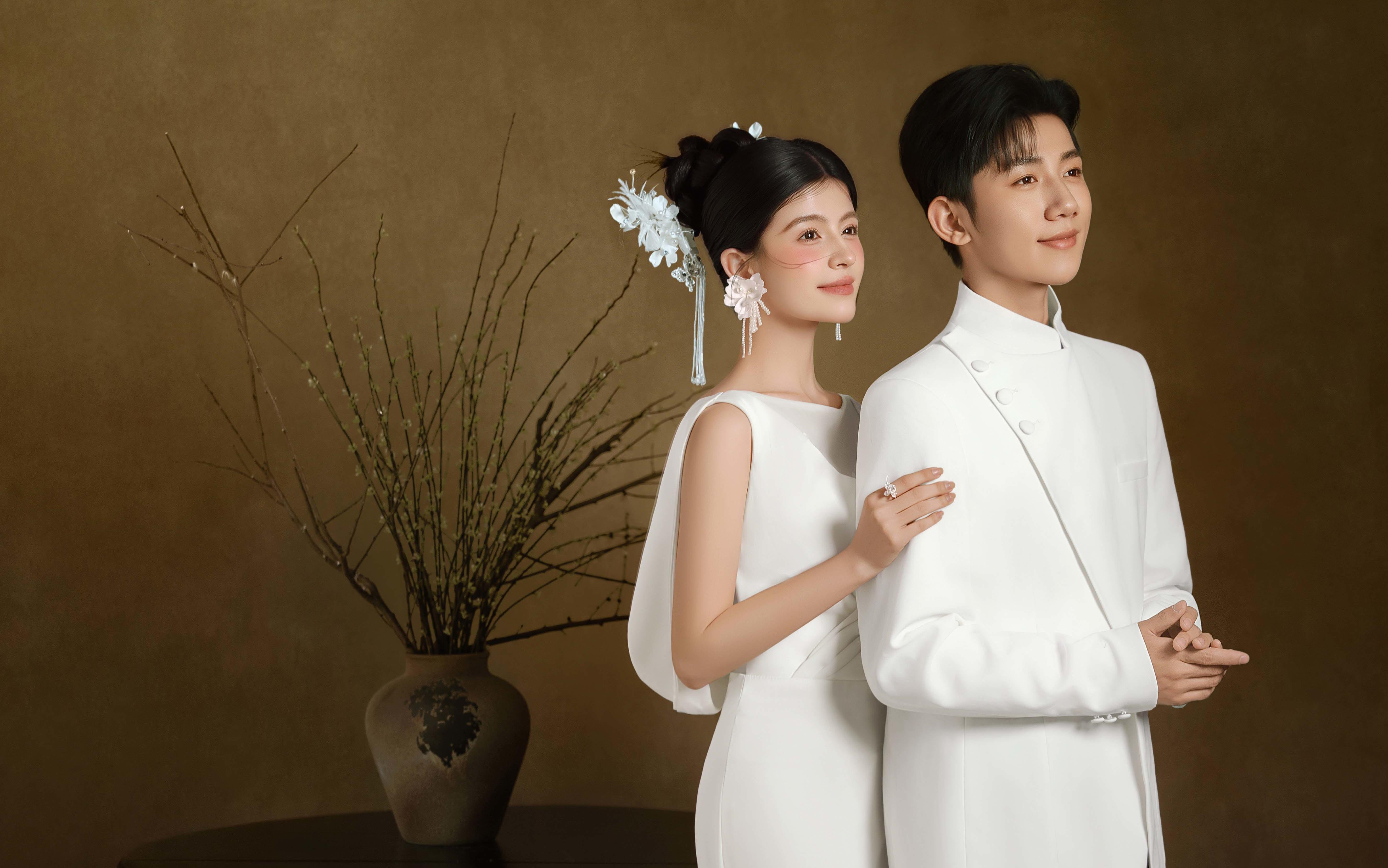 这套复古油画高定婚纱照，真的真的高级哭了