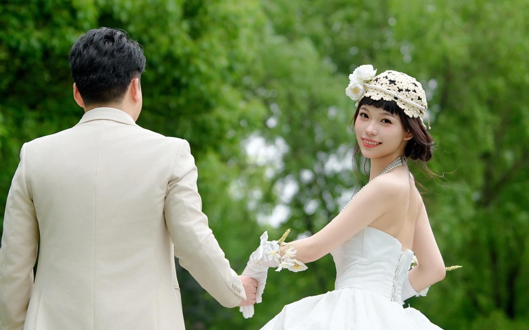 今日份超甜分享！婚紗照這么拍美美的很安心