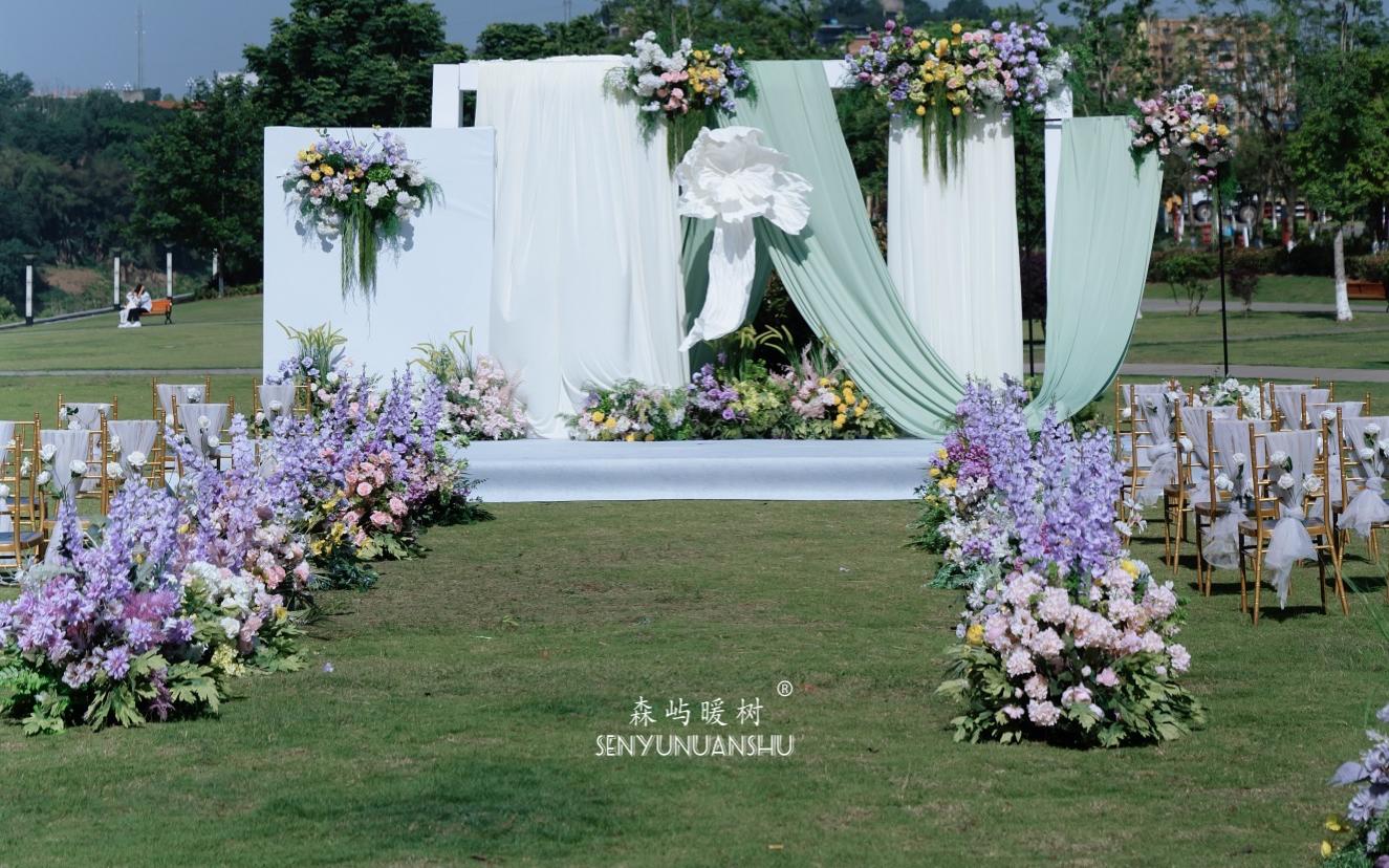 戶外草坪游園會(huì)婚禮