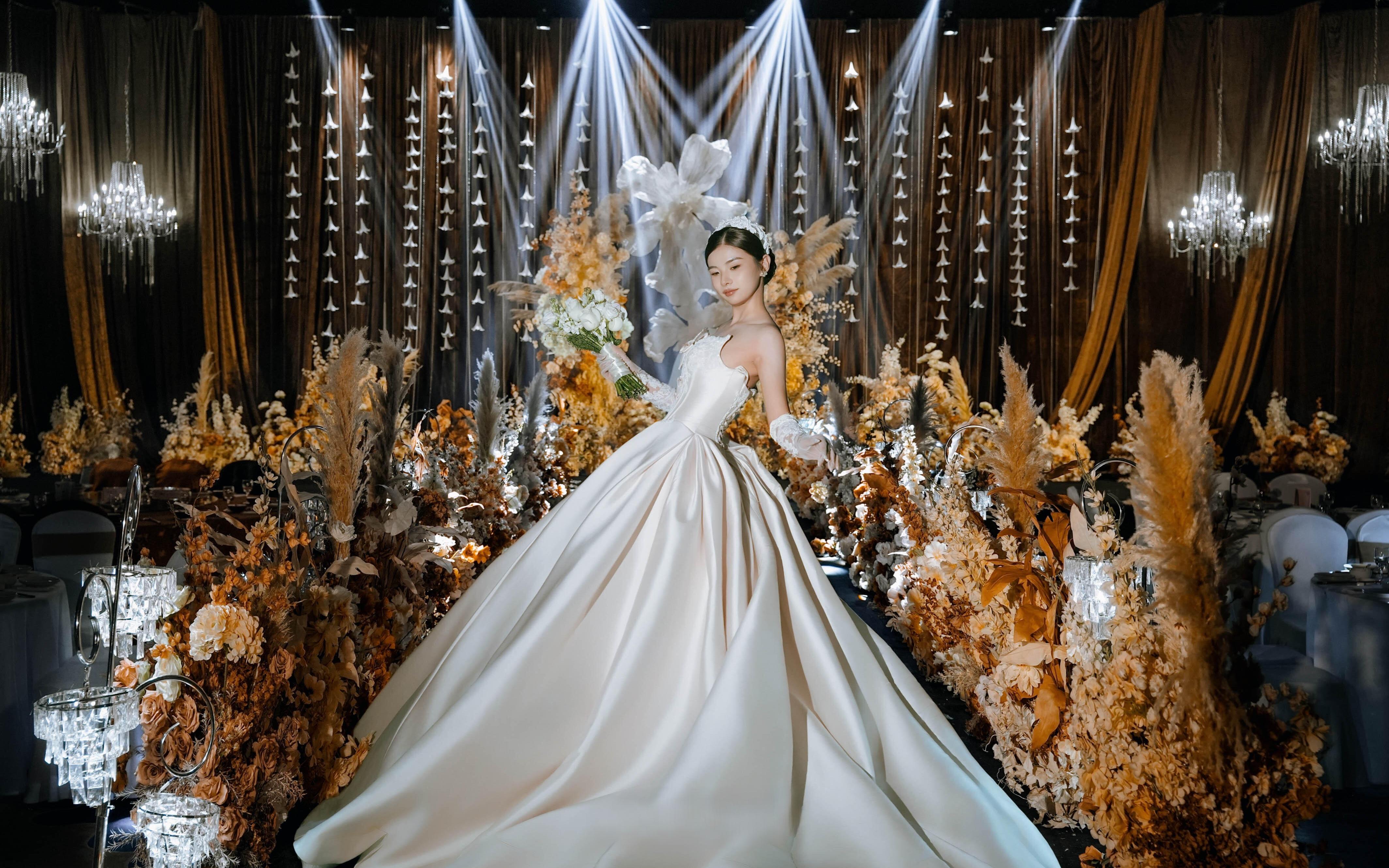 【囍记】是秋天把浪漫织进了婚礼里！美拉德色系