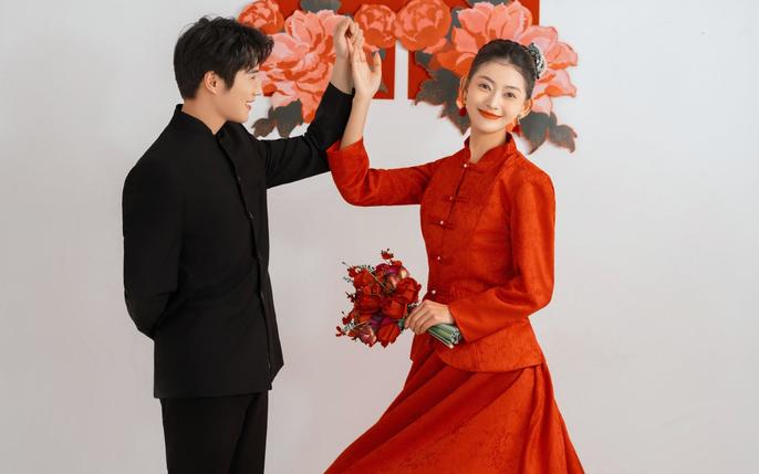 新中式喜嫁风复古婚纱照这样拍，不会出错‼