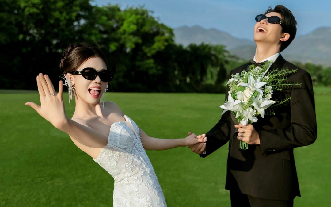 😎草坪婚纱照怎么拍❓不尴尬